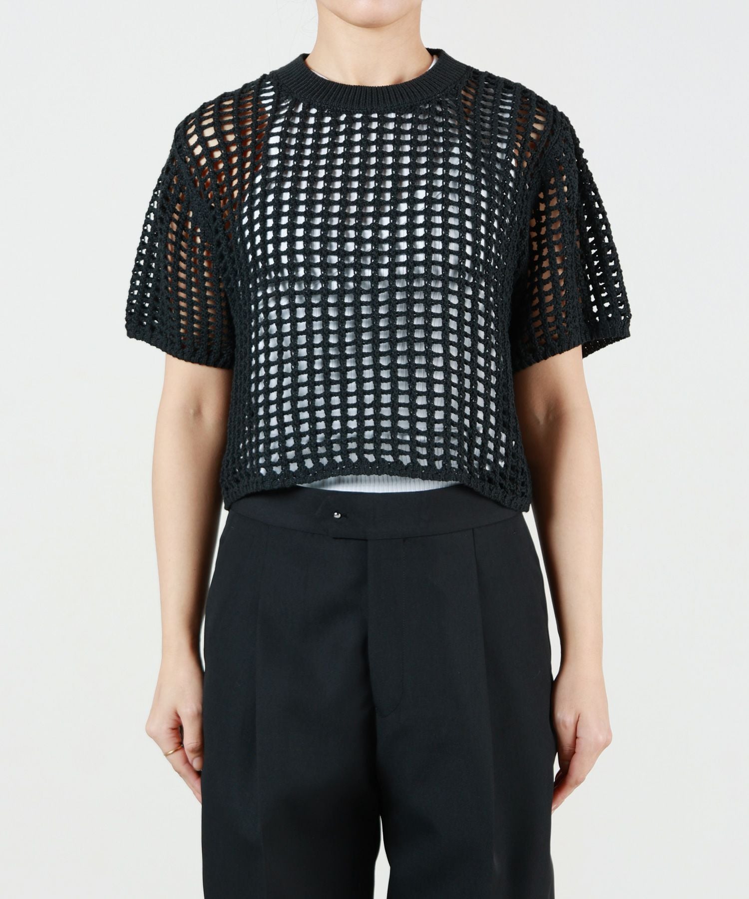 HYKE(ハイク)】 CROCHETED CROPPED SHORT-SLV SWEATER｜PARIGOT ONLINE