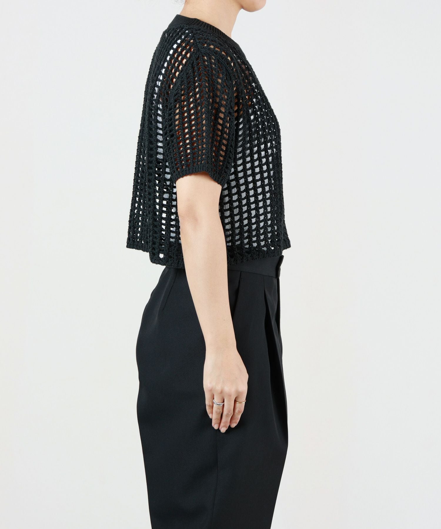 HYKE(ハイク)】 CROCHETED CROPPED SHORT-SLV SWEATER｜PARIGOT ONLINE