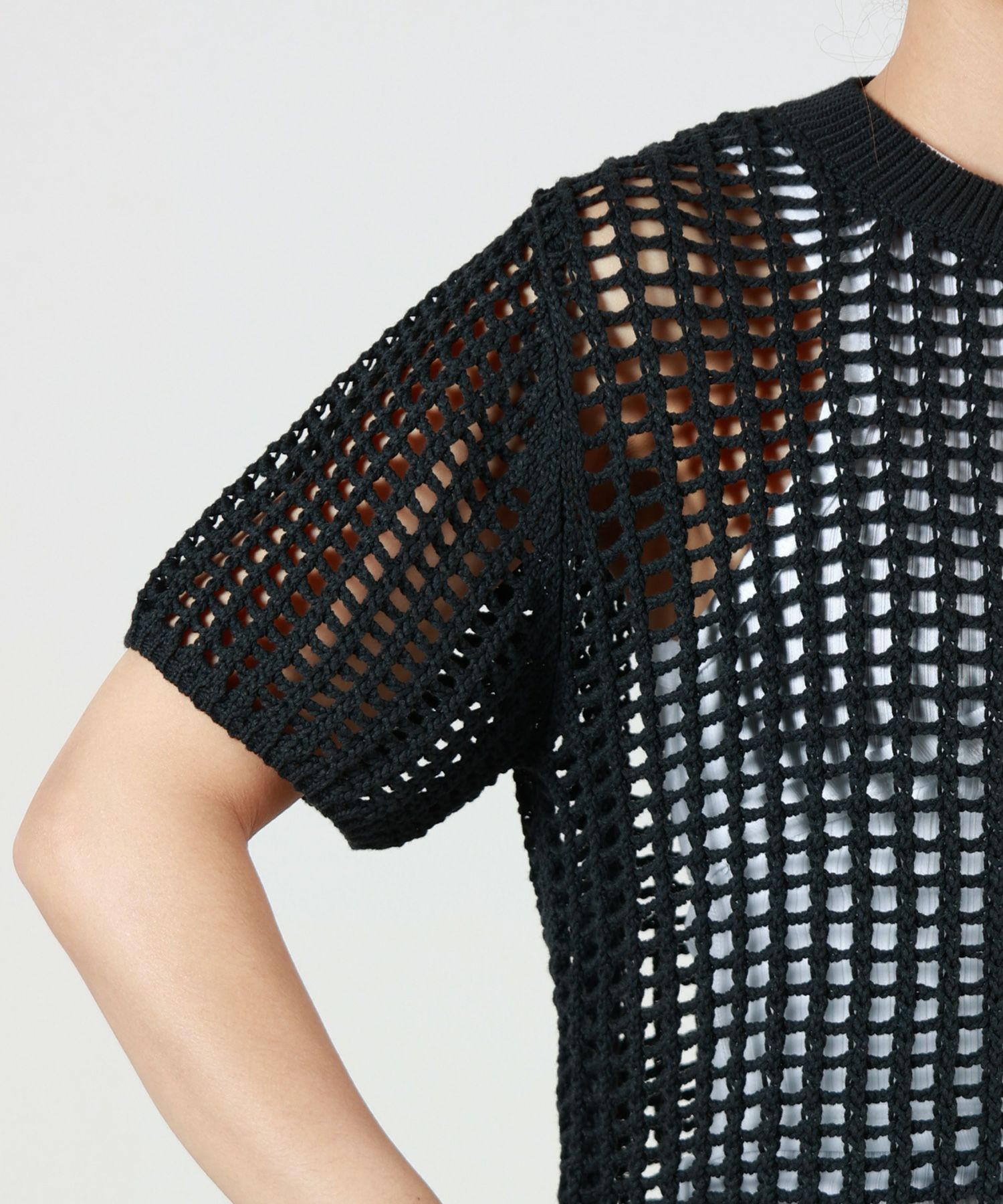 HYKE(ハイク)】 CROCHETED CROPPED SHORT-SLV SWEATER｜PARIGOT ONLINE