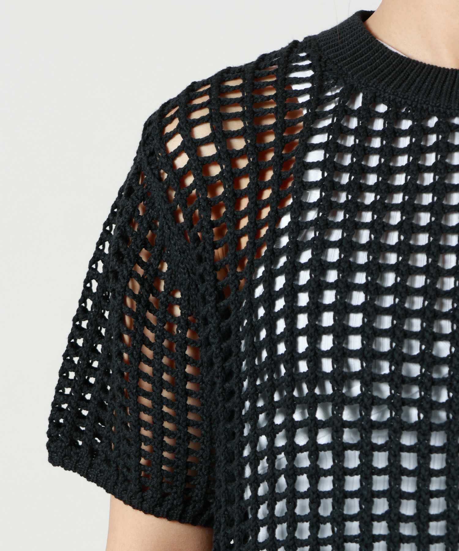 HYKE(ハイク)】 CROCHETED CROPPED SHORT-SLV SWEATER｜PARIGOT ONLINE