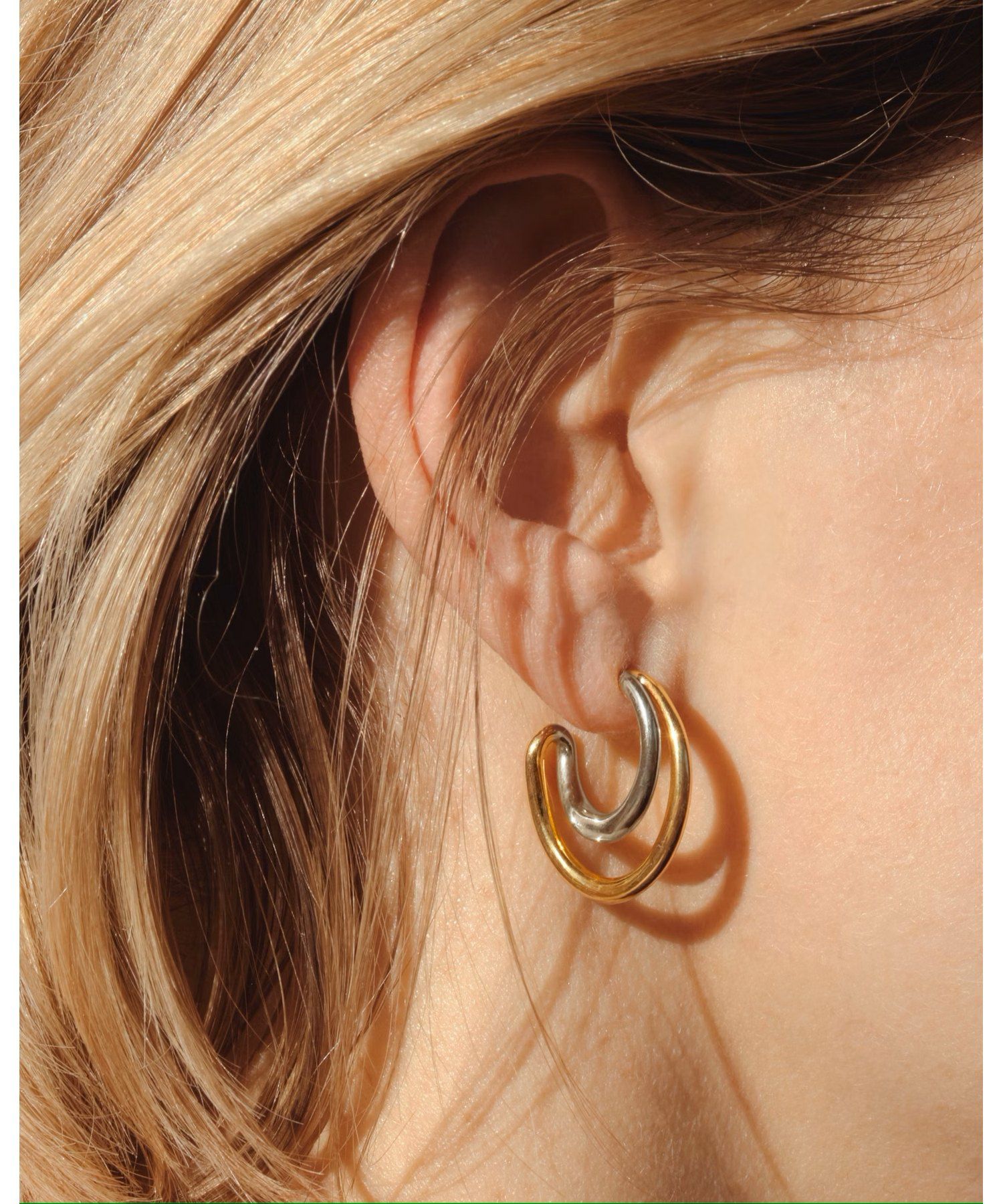 Charlotte Chesnais(シャルロットシェネ)】 MINI INITIAL HOOP