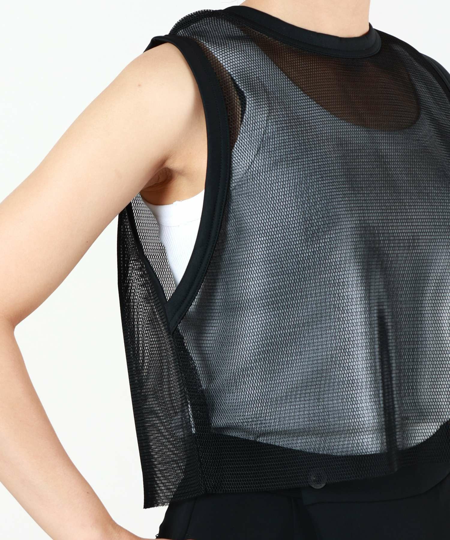 【美品】  HYKE / ハイク | 2024SS | MESH SLEEVELESS CROPPED TOP メッシュ スリーブレス クロップド トップス タンクトップ | F | ブラック | レディース HYKE(ハイク)】 MESH SLEEVLESS CROPPED TOP｜PARIGOT ONLINE（パリゴ