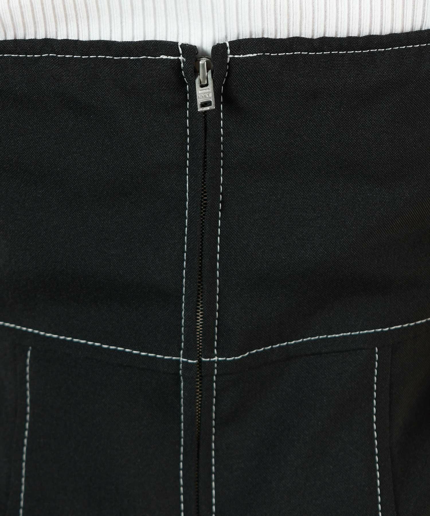 HYKE(ハイク)】 WHITE STITCH STRAPLESS TOP｜PARIGOT ONLINE（パリゴ