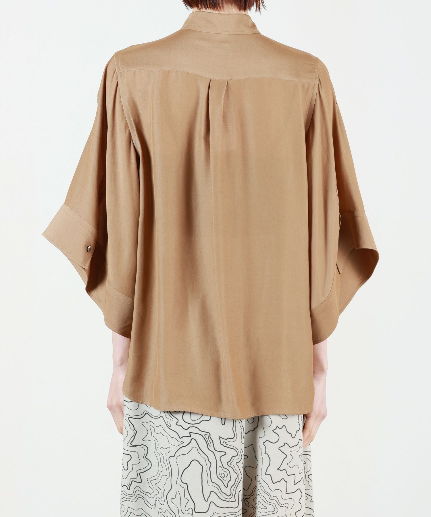 HYKE(ハイク)】 SHEER TWILL BELL-SLEEVE SHIRT｜PARIGOT ONLINE