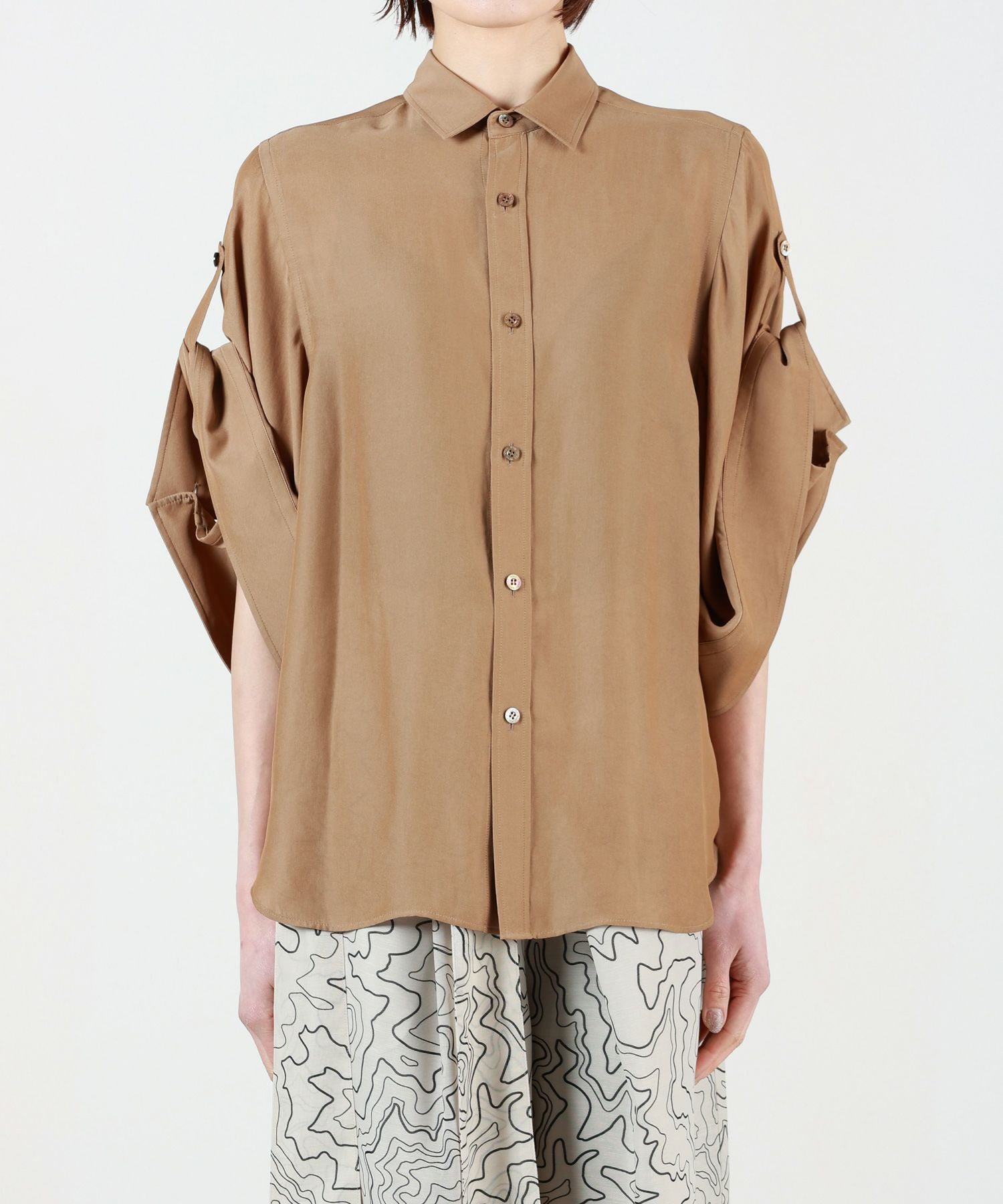 HYKE(ハイク)】 SHEER TWILL BELL-SLEEVE SHIRT｜PARIGOT ONLINE