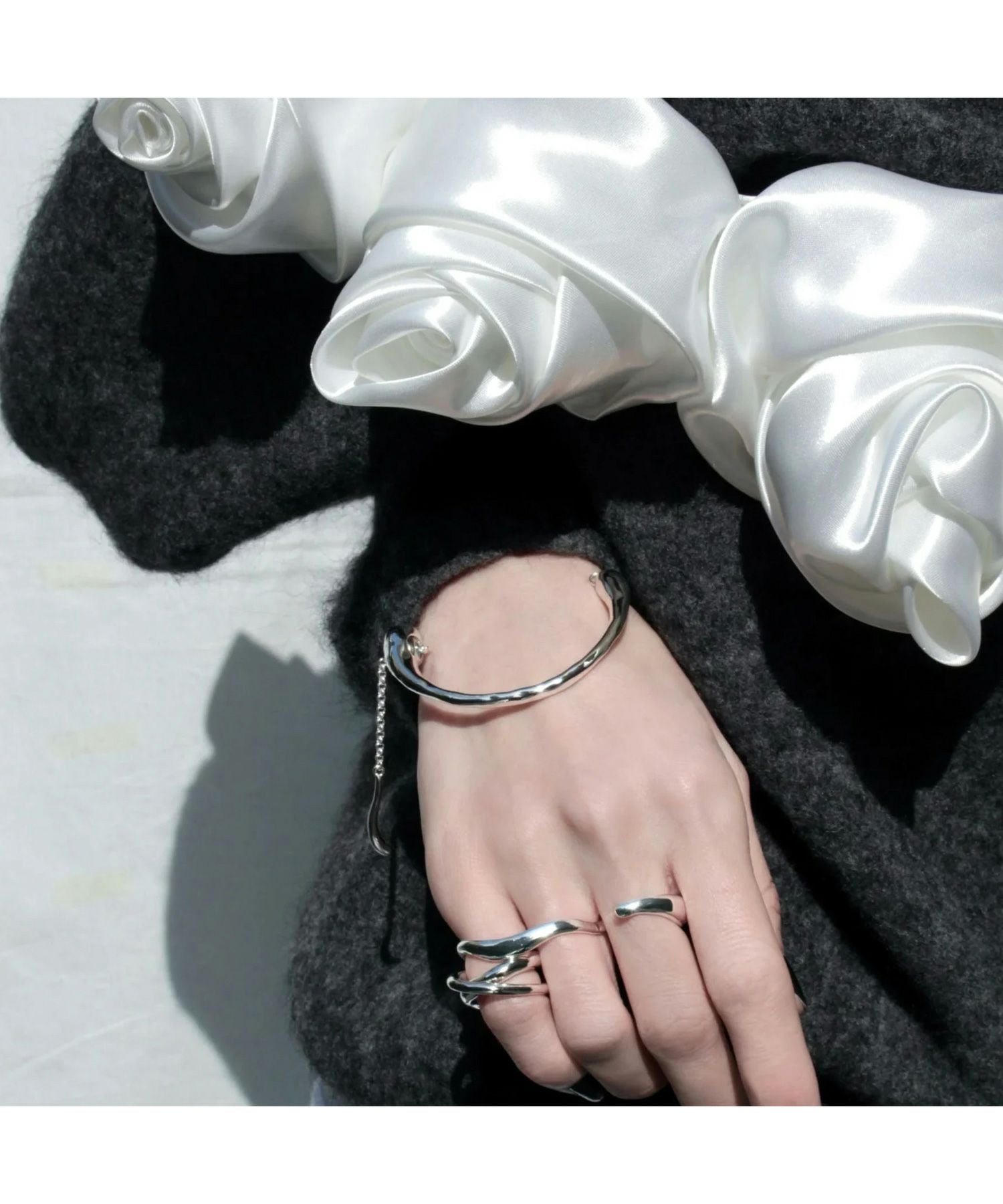 Soierie(ソワリー)】 Metal art object bangle｜PARIGOT ONLINE