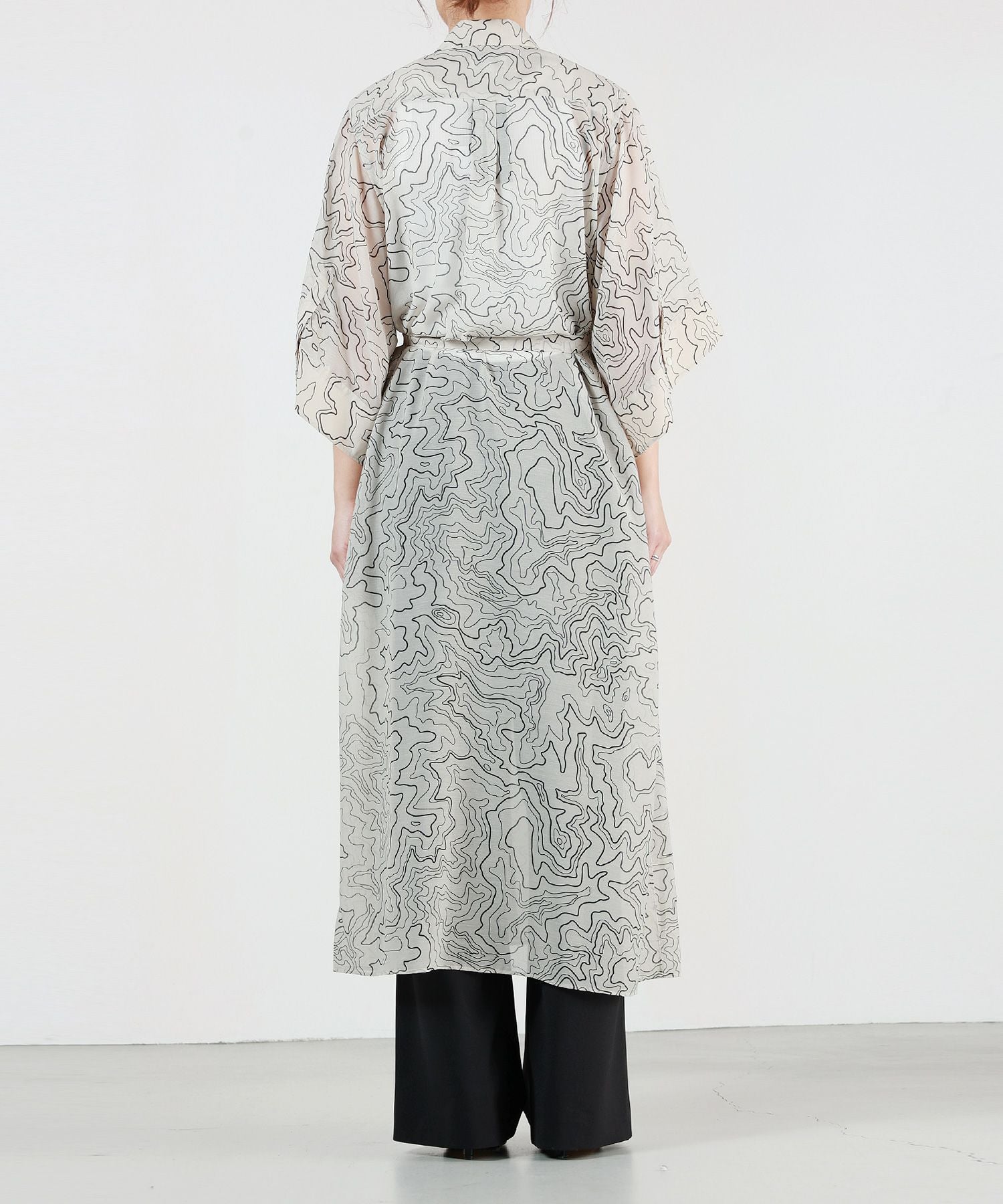 HYKE(ハイク)】 CONTOUR LINE BELL-SLEEVE DRESS｜PARIGOT ONLINE