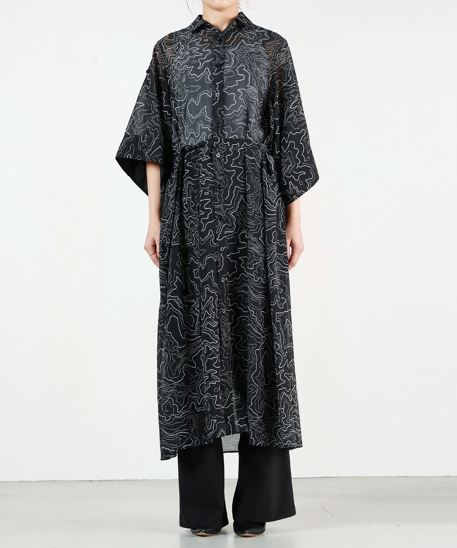 HYKE(ハイク)】 CONTOUR LINE BELL-SLEEVE DRESS｜PARIGOT ONLINE