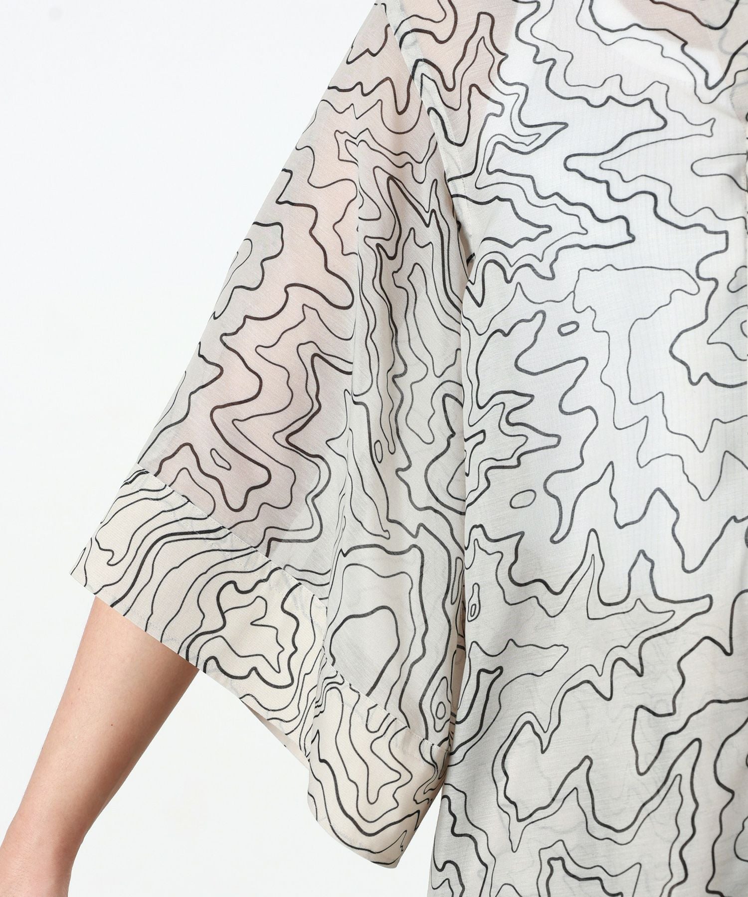 HYKE(ハイク)】 CONTOUR LINE BELL-SLEEVE SHIRT｜PARIGOT ONLINE