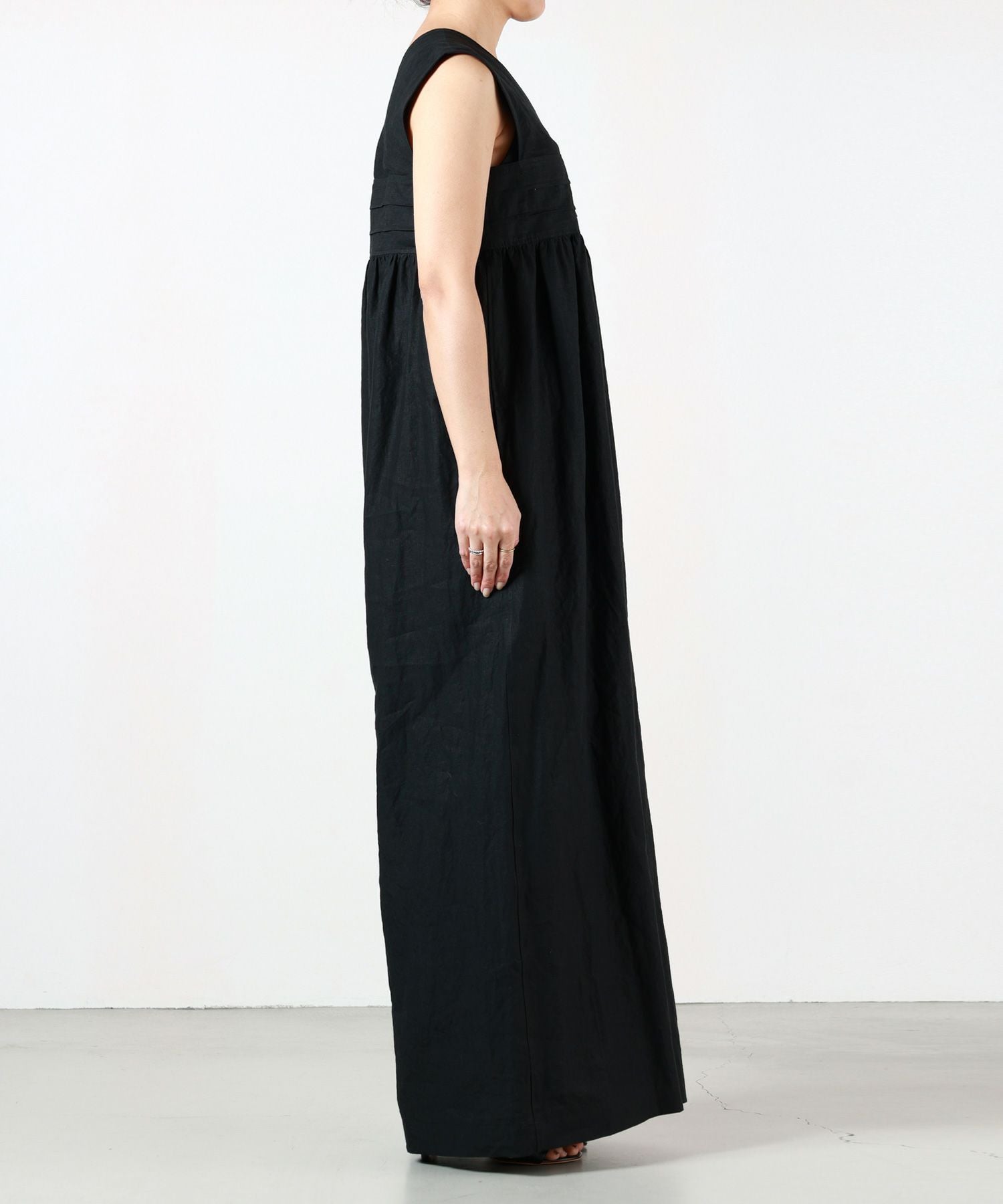 HYKE(ハイク)】 LINEN JUMPSUIT｜PARIGOT ONLINE（パリゴオンライン）