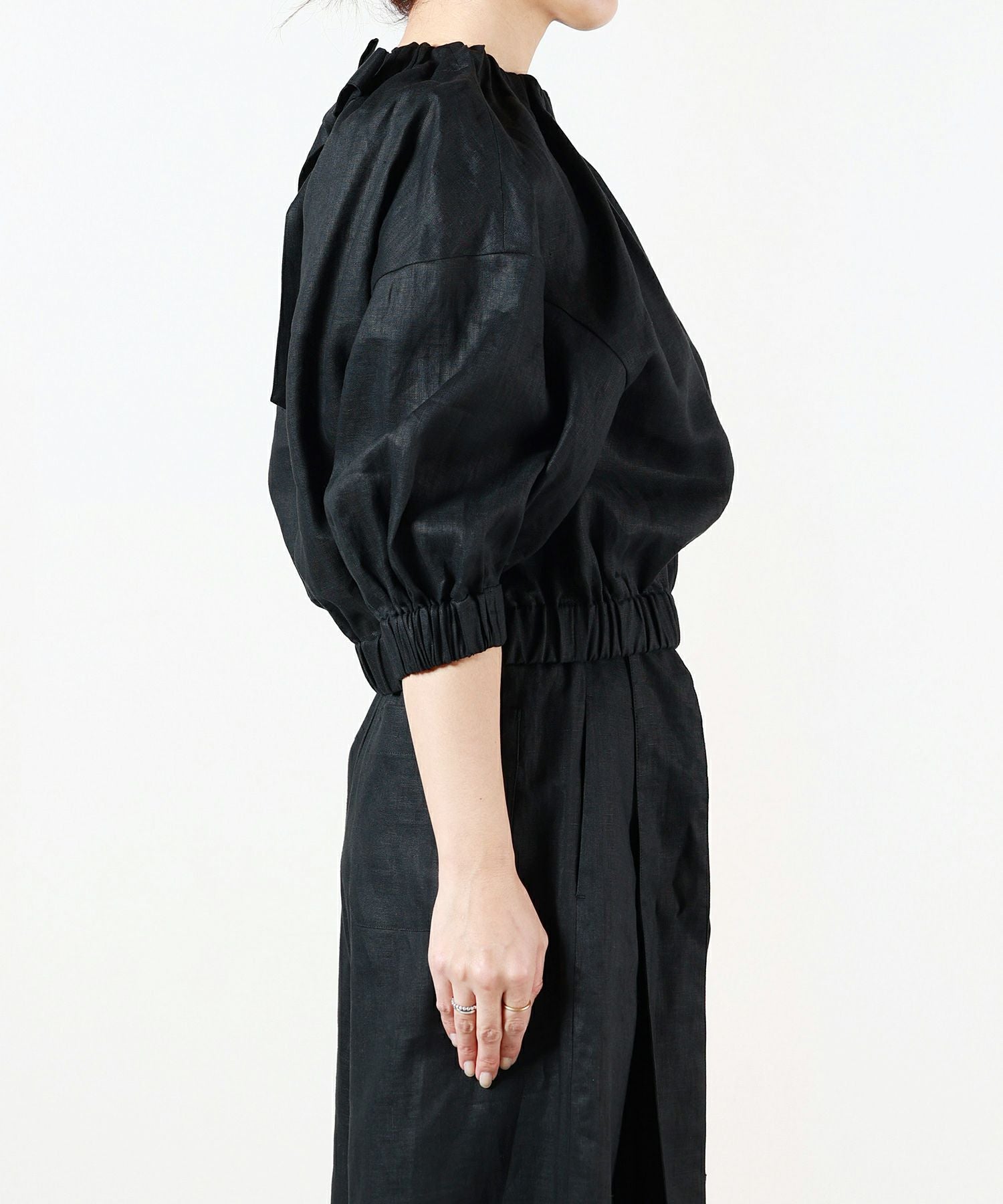 HYKE(ハイク)】 LINEN SHIRRED TOP｜PARIGOT ONLINE（パリゴオンライン）