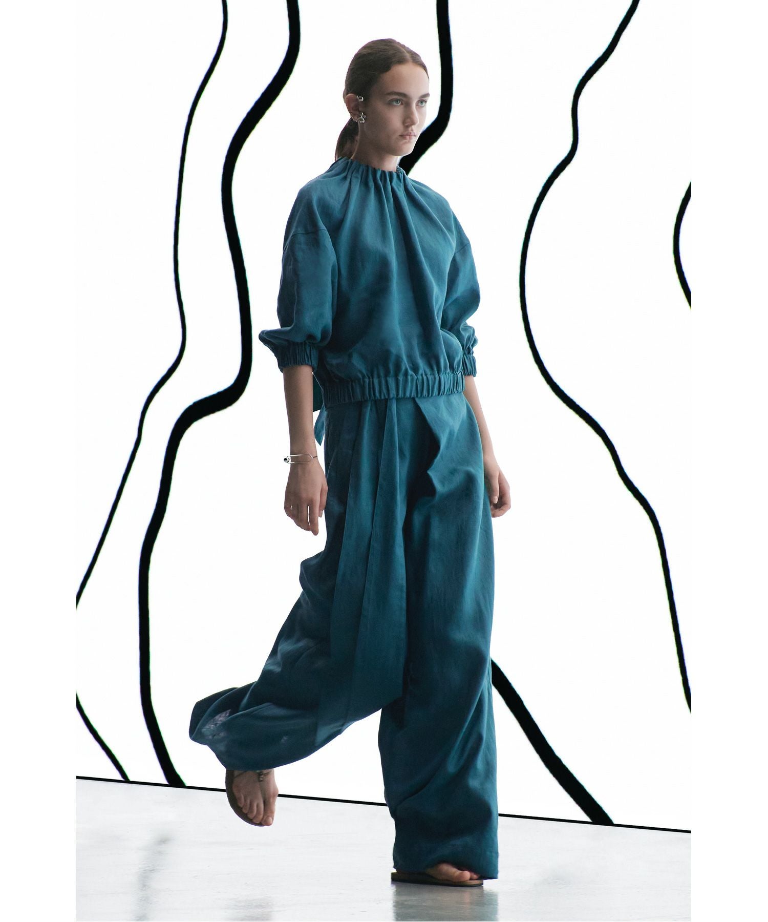 HYKE  TAFFETA SHIRRED TOP ブラウス HYKE TAFFETA SHIRRED TOP ブラウス