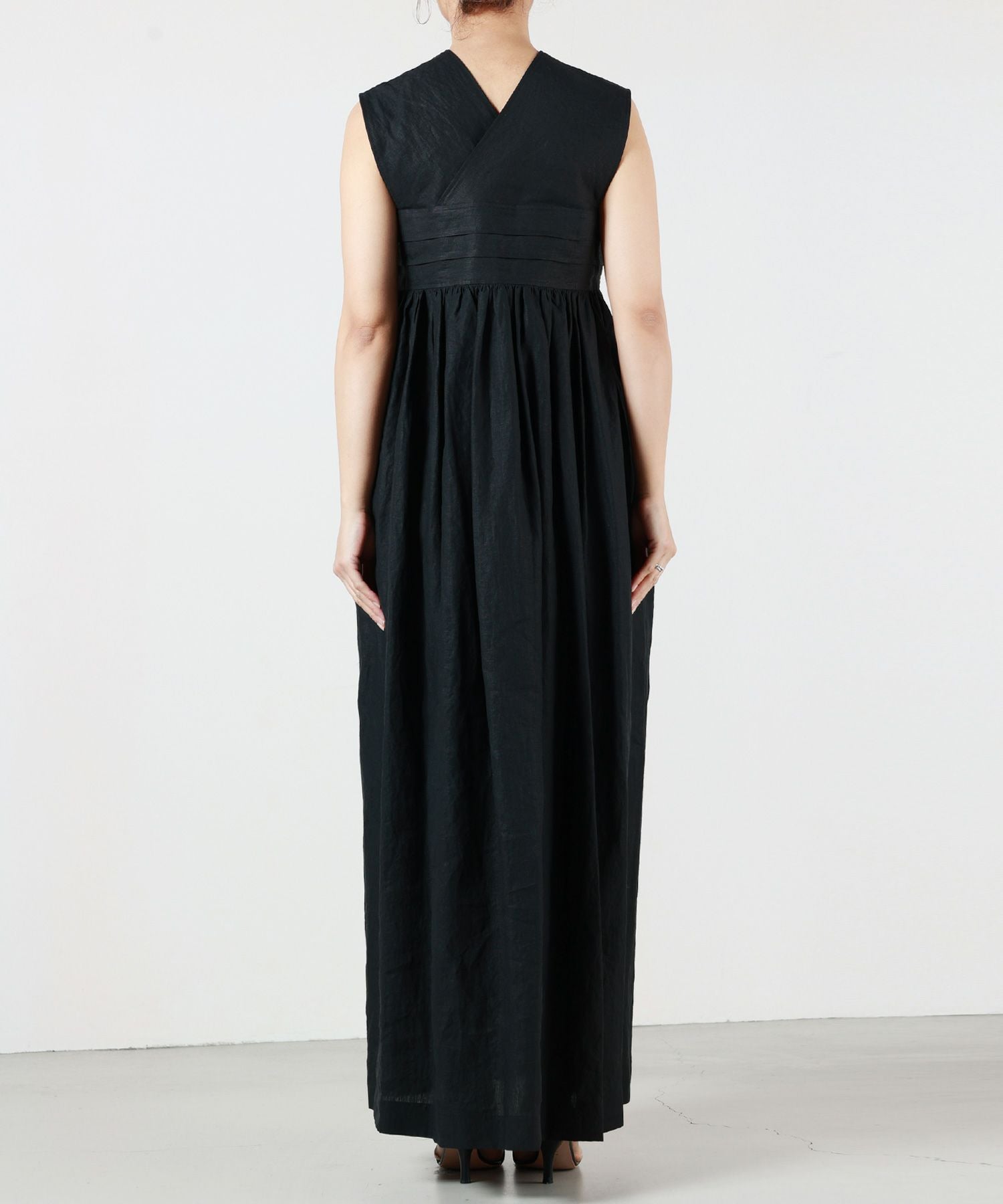 HYKE(ハイク)】 LINEN MAXI DRESS｜PARIGOT ONLINE（パリゴオンライン）