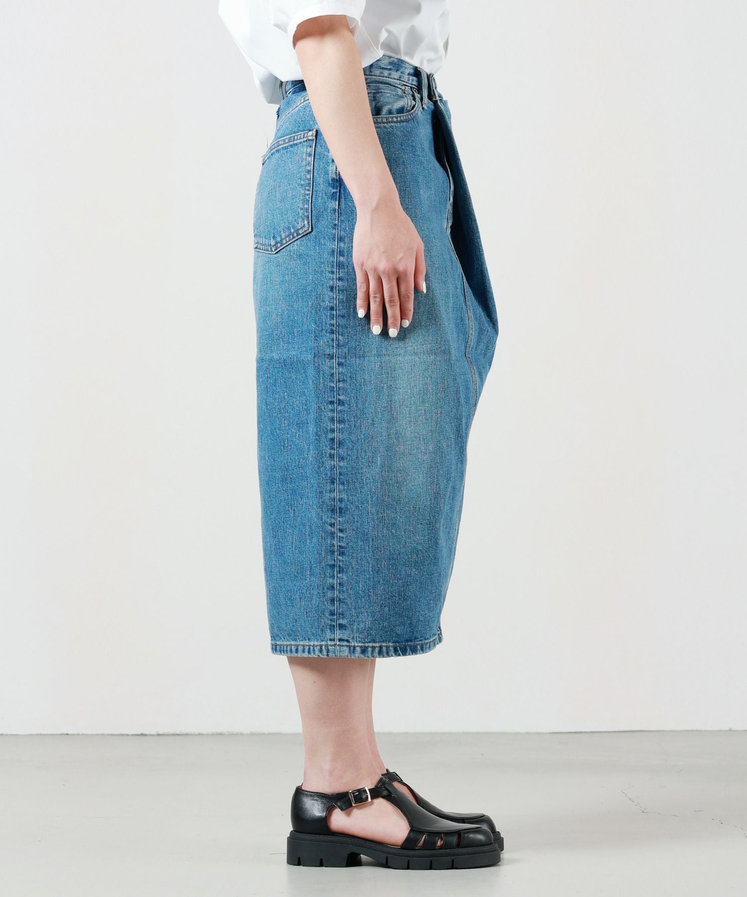 HYKE(ハイク)】 DENIM MIDI SKIRT｜PARIGOT ONLINE（パリゴオンライン）