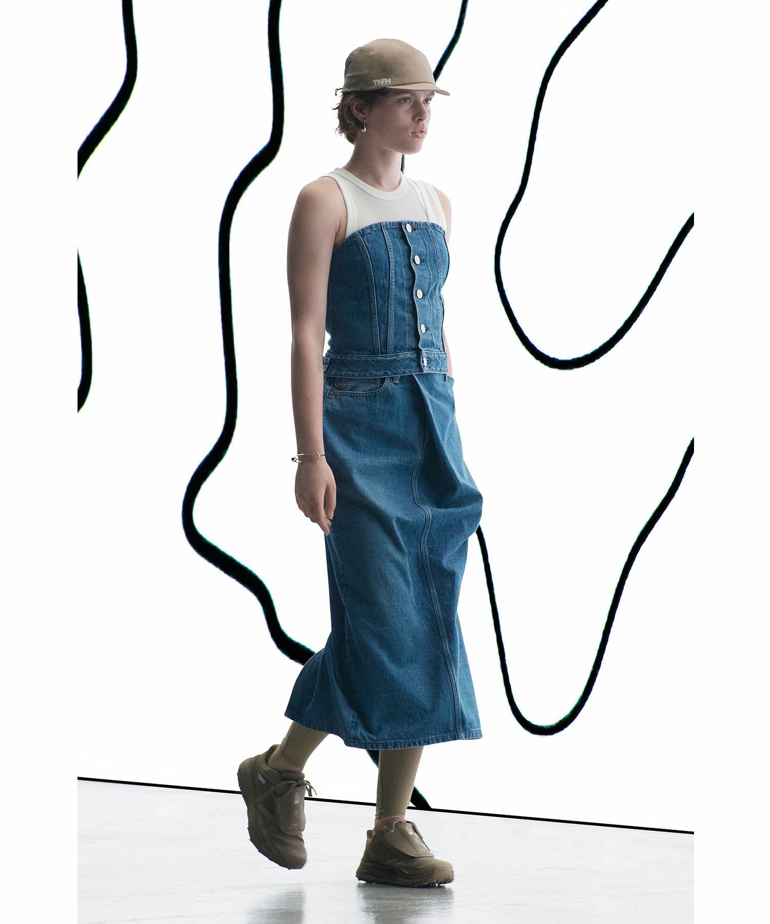 HYKE(ハイク)】 DENIM MIDI SKIRT｜PARIGOT ONLINE（パリゴオンライン）