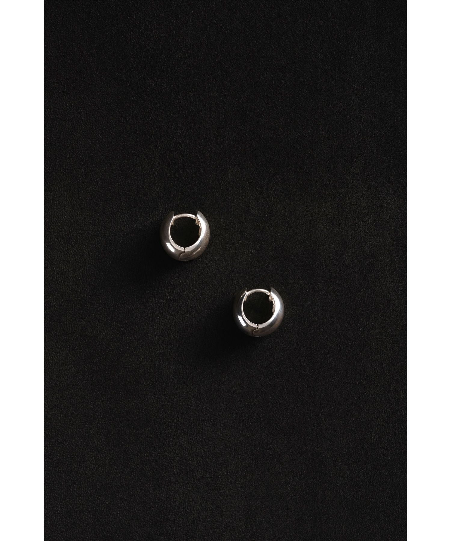 Sophie Buhai(ソフィー ブハイ)】 SMALL HINGED HOOPS｜PARIGOT ONLINE