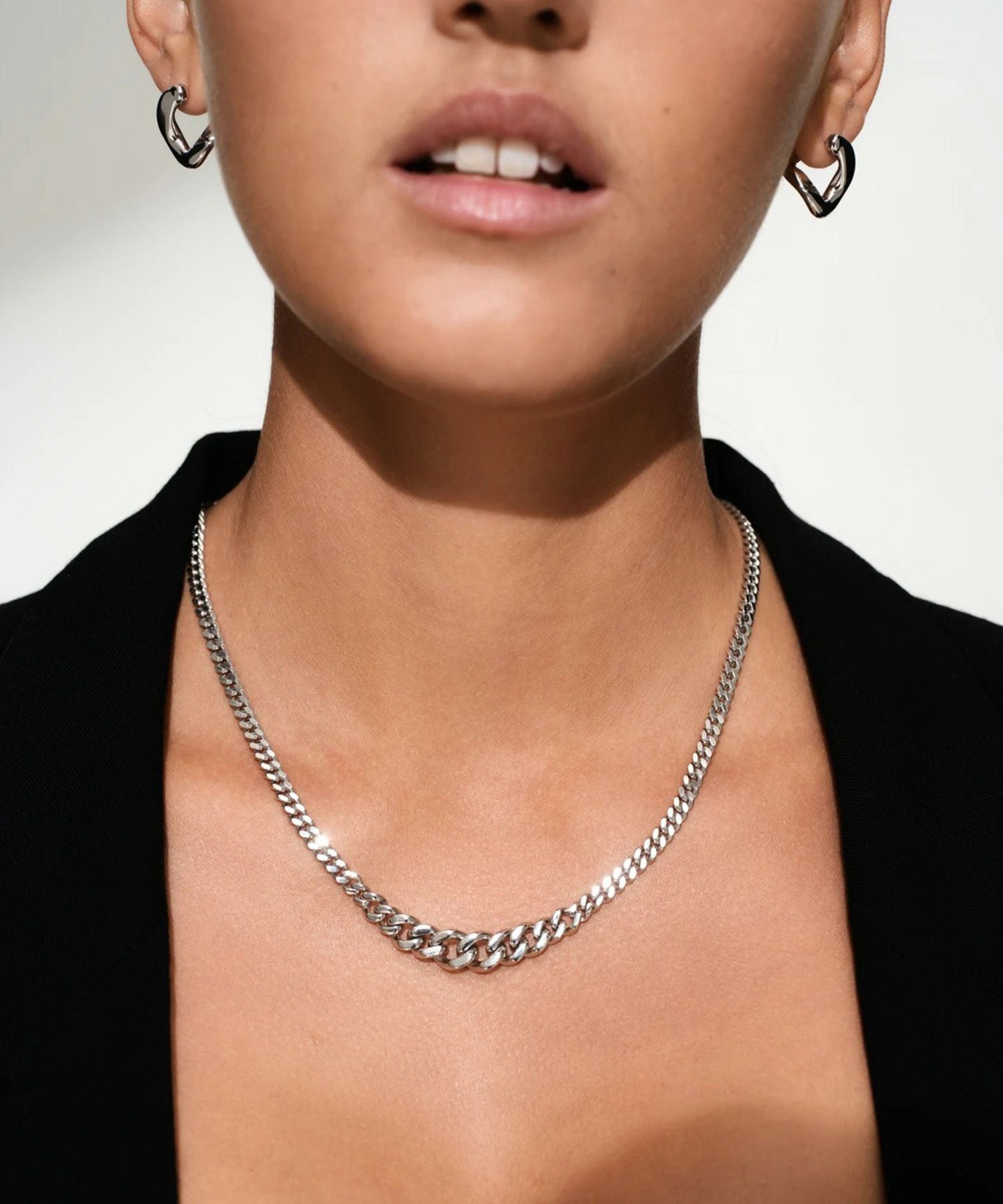 TOM WOOD(トムウッド)】 Dean Hoops ピアス｜PARIGOT ONLINE（パリゴ