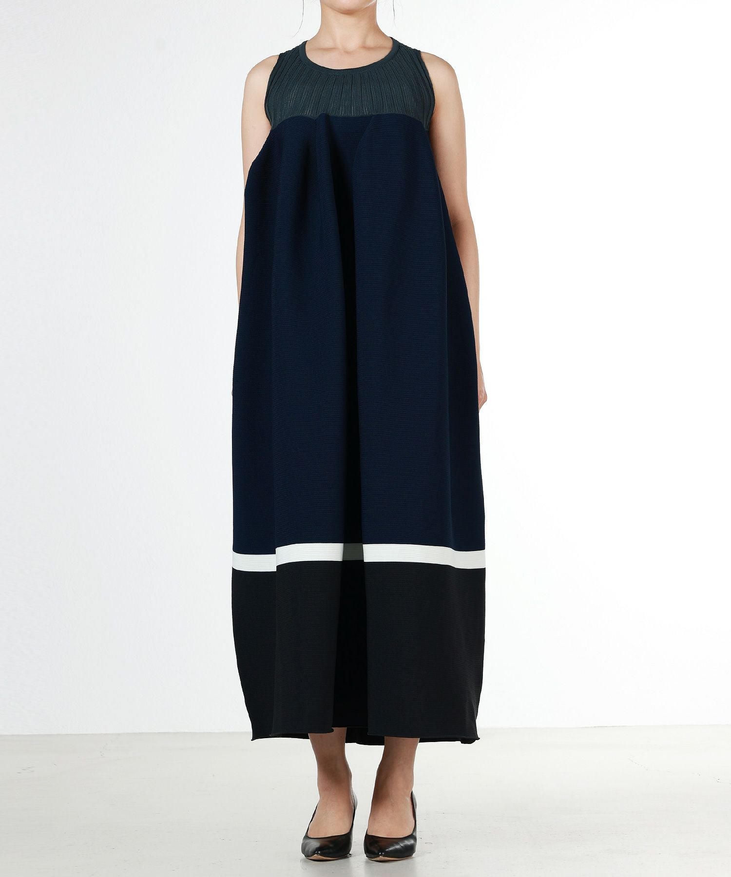 CFCL(シーエフシーエル)】 POTTERY SLEEVELESS BUST FLARE DRESS