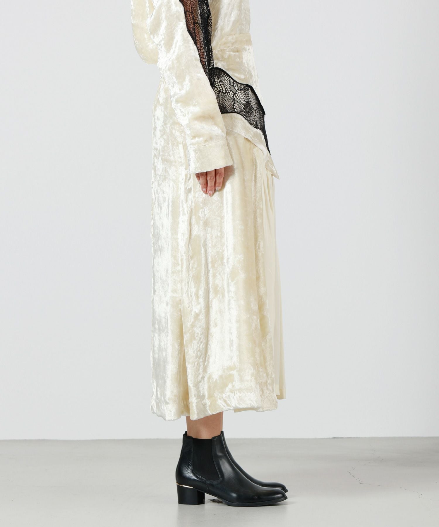 TOGA PULLA(トーガプルラ)】 VELVET LACE SKIRT｜PARIGOT ONLINE