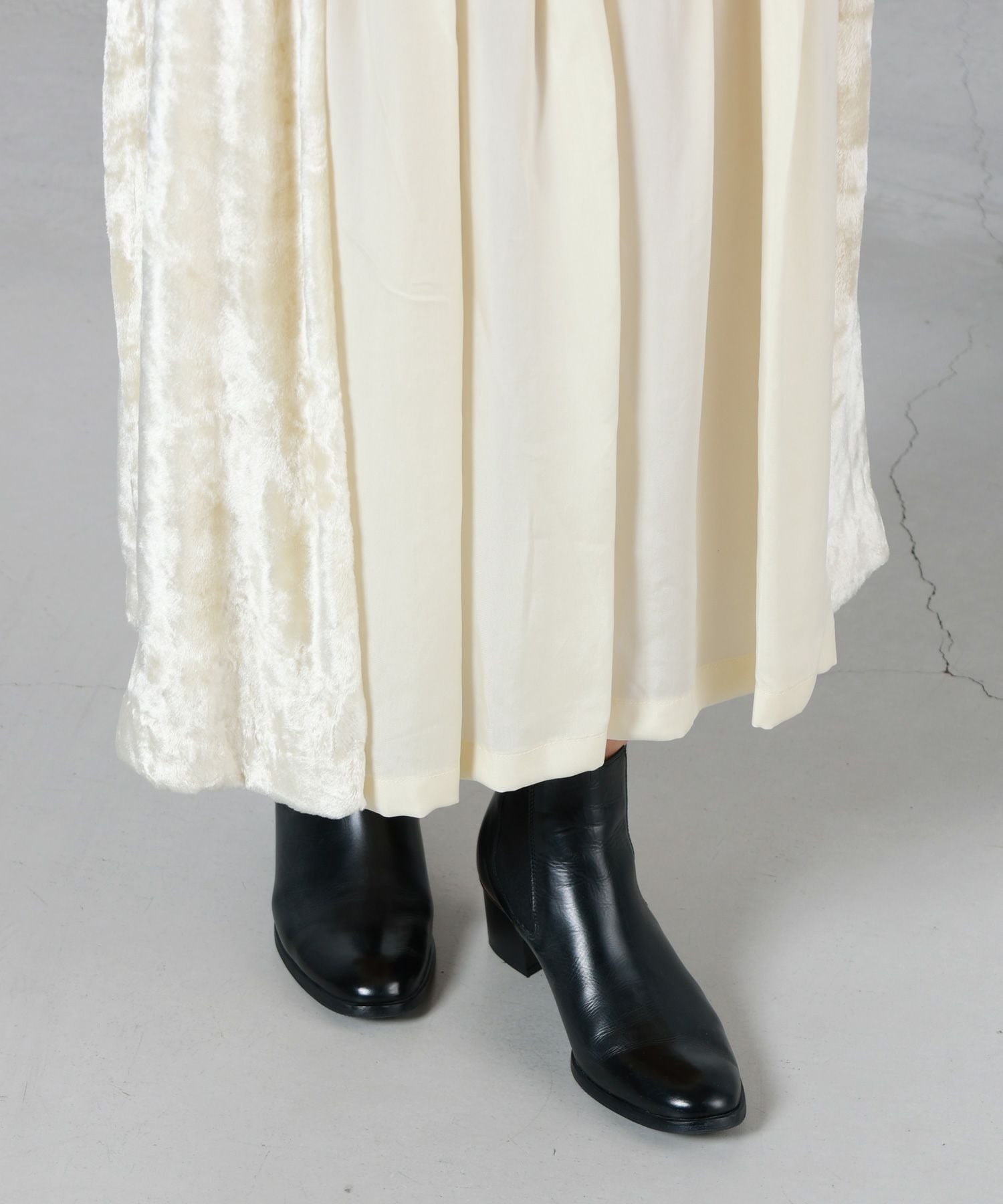 TOGA PULLA(トーガプルラ)】 VELVET LACE SKIRT｜PARIGOT ONLINE