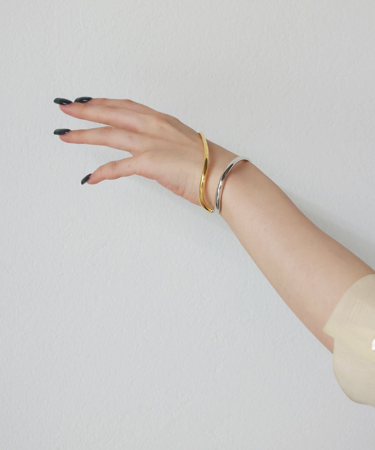 Charlotte Chesnais(シャルロットシェネ)】 Ivy Left Bracelet(左手用