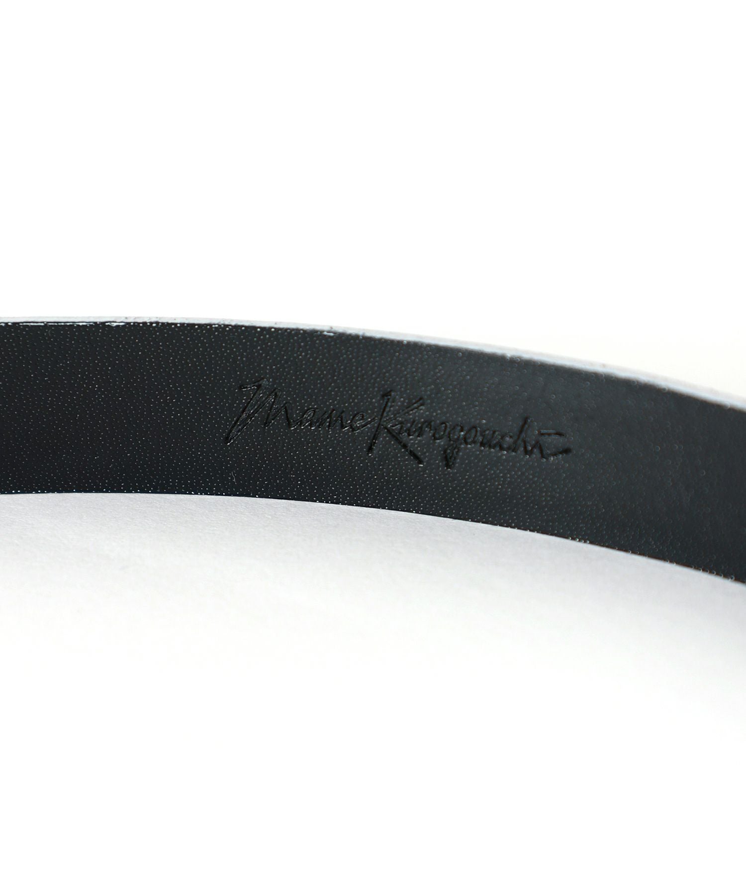 Mame Kurogouchi(マメ クロゴウチ)】 Cow Hide Leather Narrow Belt