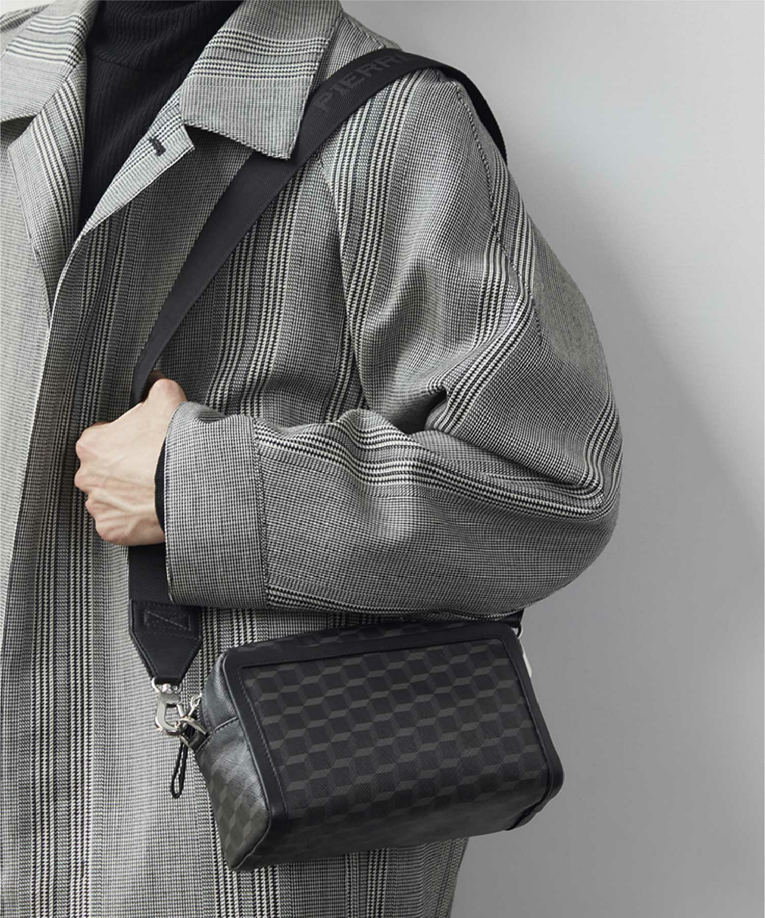 PIERRE HARDY(ピエールアルディ)】 カメラバッグ マックス｜PARIGOT