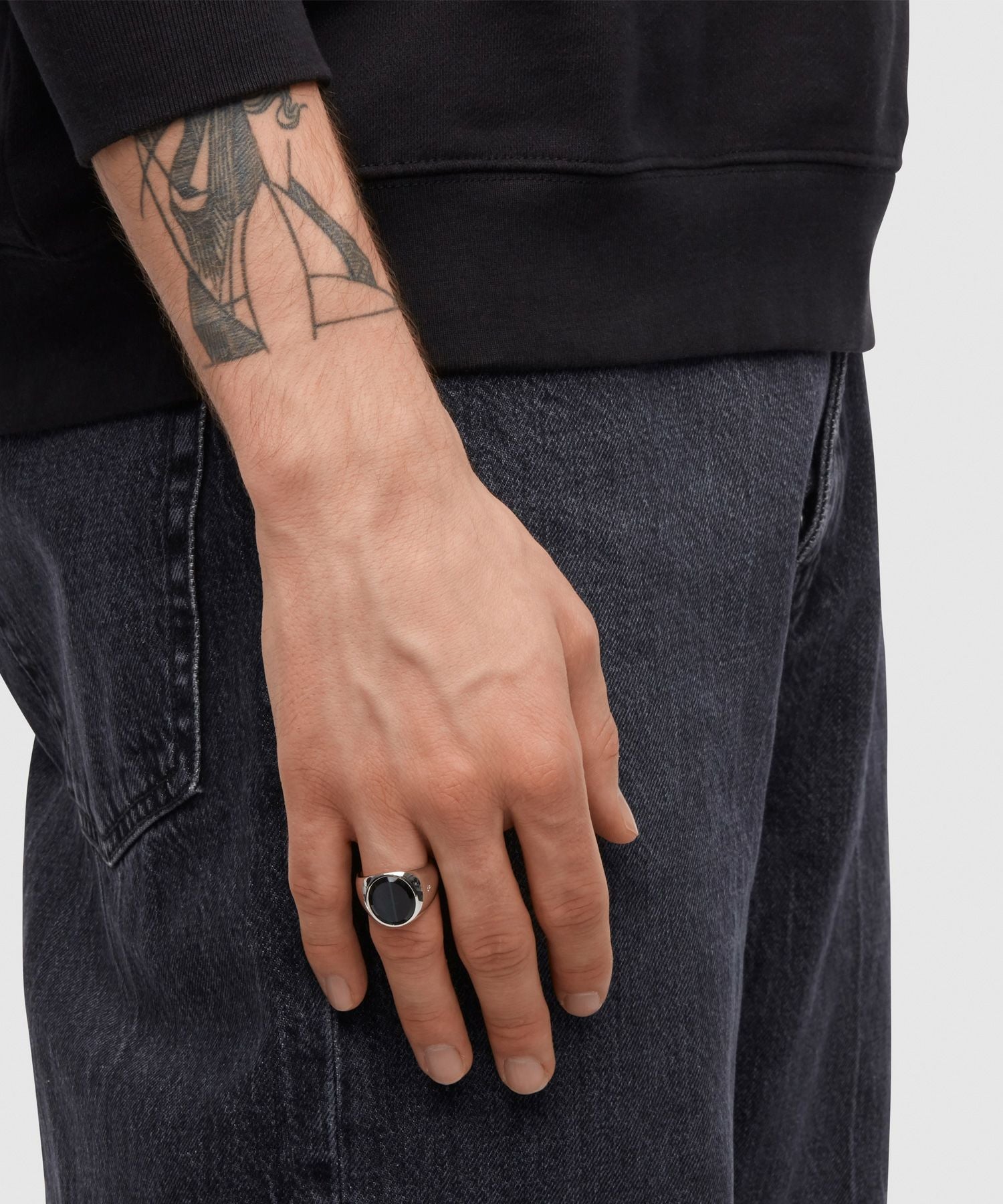 TOM WOOD(トムウッド)】 Oval Blue Hawk Eye リング｜PARIGOT ONLINE