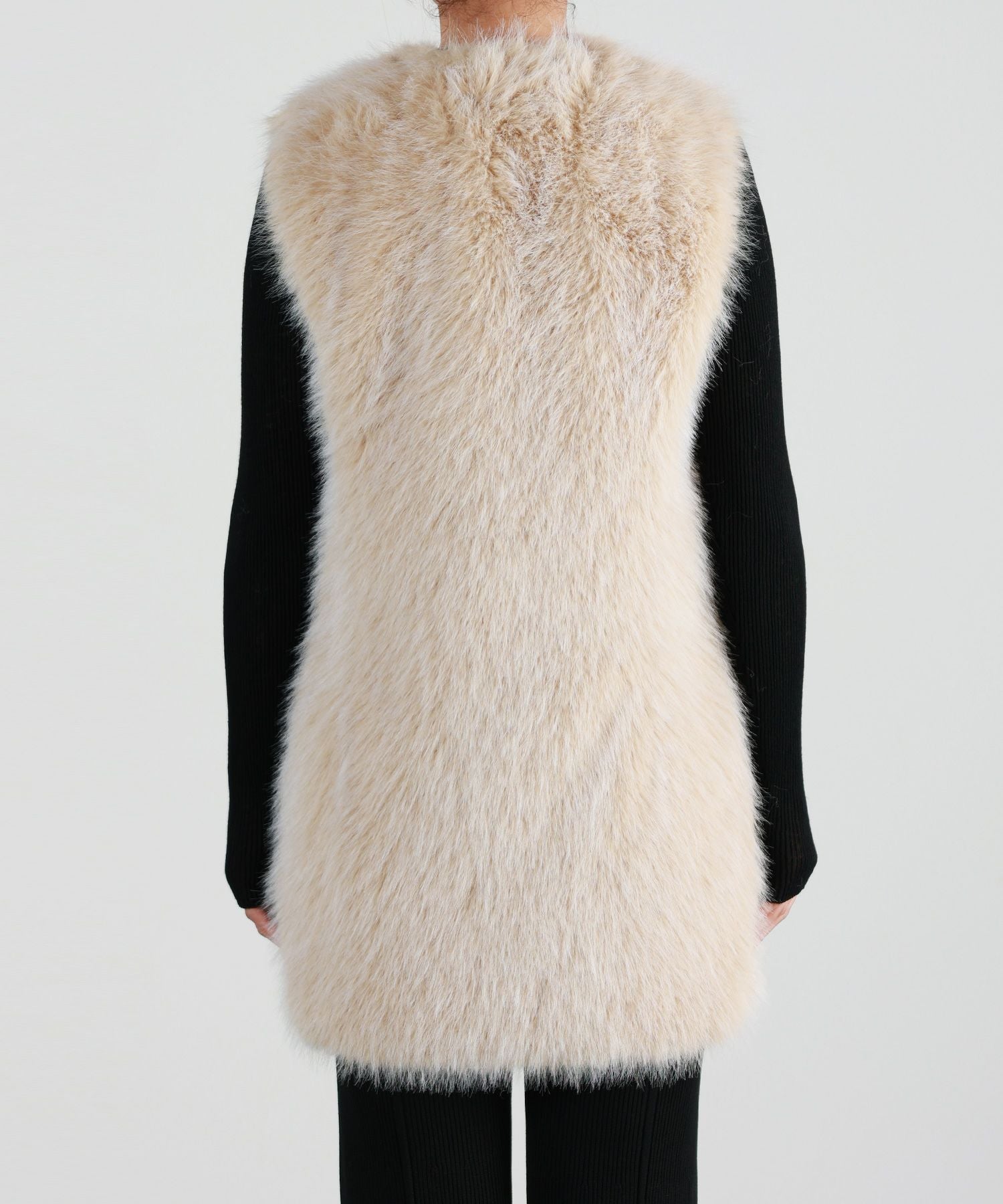 新品 ヘルノ 12万 国内正規 タグ付 ホワイト 40 M エコファー ベスト HERNO(ヘルノ)】FULLNESS FAUX FUR ベスト｜PARIGOT ONLINE（パリゴ