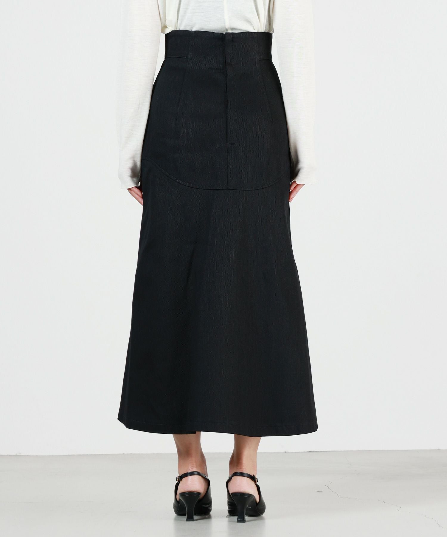 Mame Kurogouchi(マメ クロゴウチ)】 Cord Embroidery Detail Denim