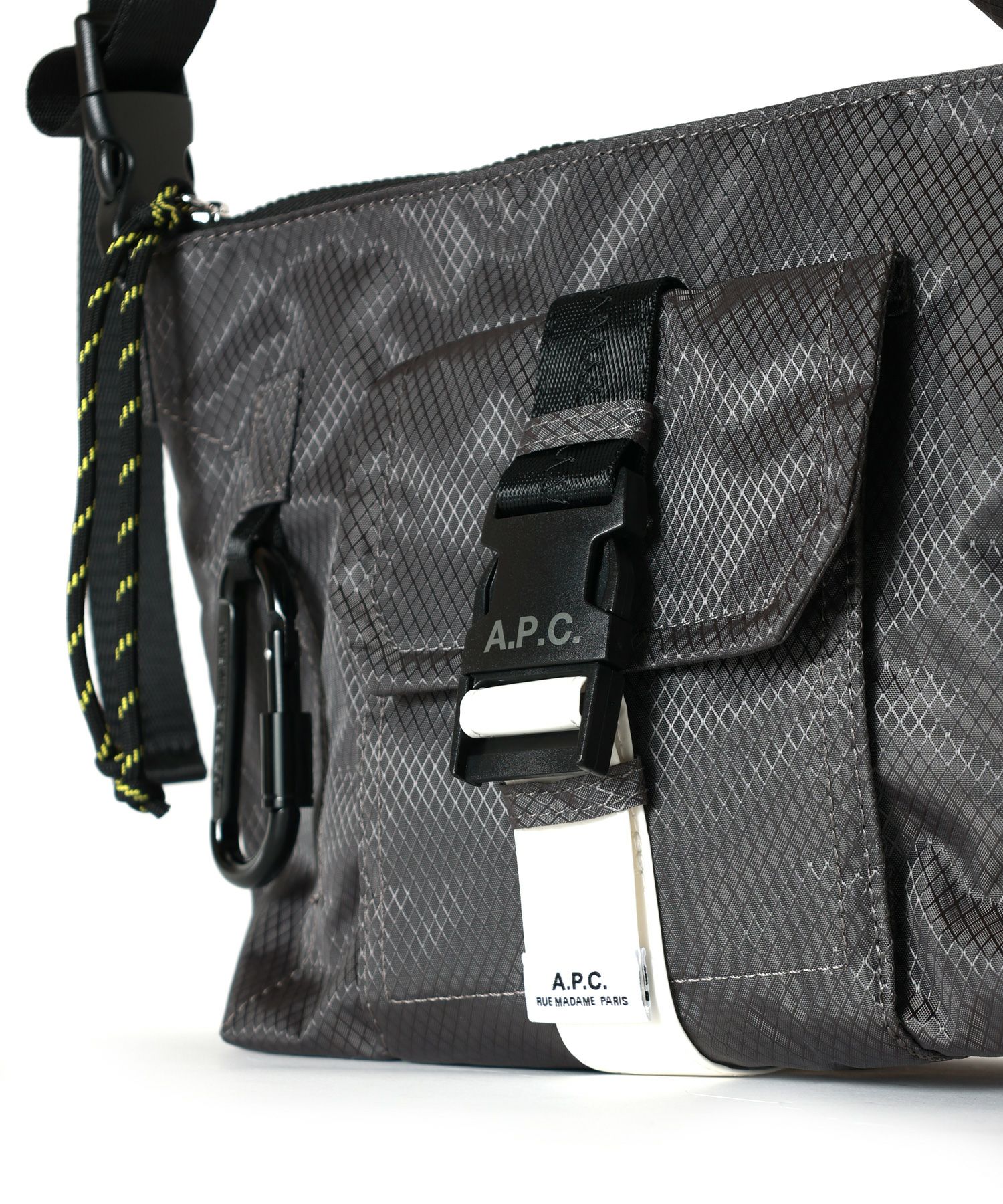 A.P.C.(アーペーセー)】 TREK ショルダーバッグ｜PARIGOT ONLINE