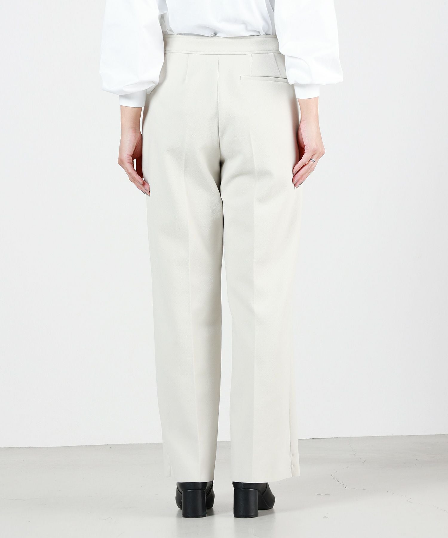 PHEENY(フィーニー)】 Amunzen 2 tuck wide pants｜PARIGOT ONLINE