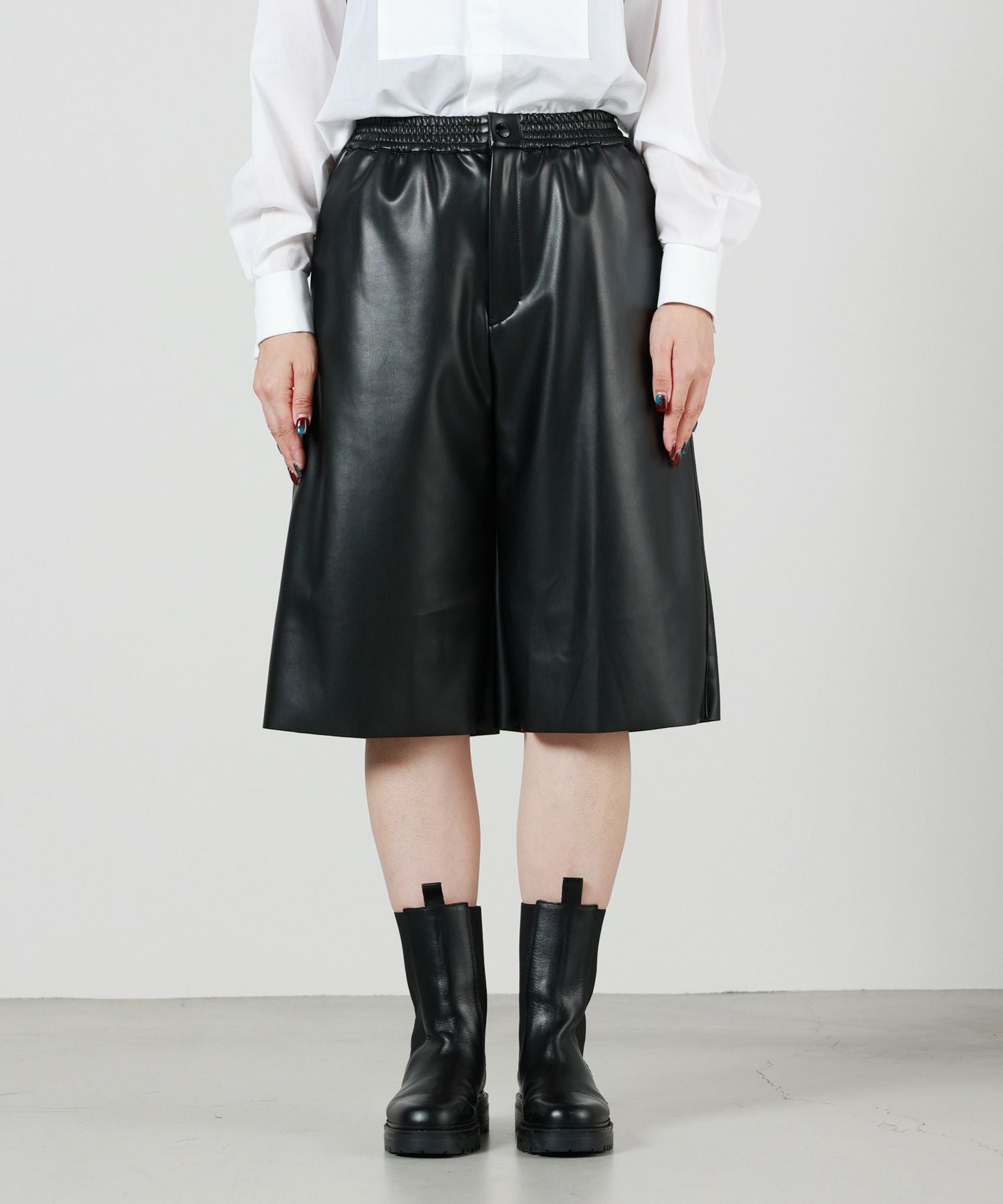 未使用 タグ付き HYPEGOLF ハリ感素材 ハーフパンツ size L 黒 HYKE(ハイク)】 ECO-LEATHER PANTS｜PARIGOT ONLINE（パリゴオンライン）