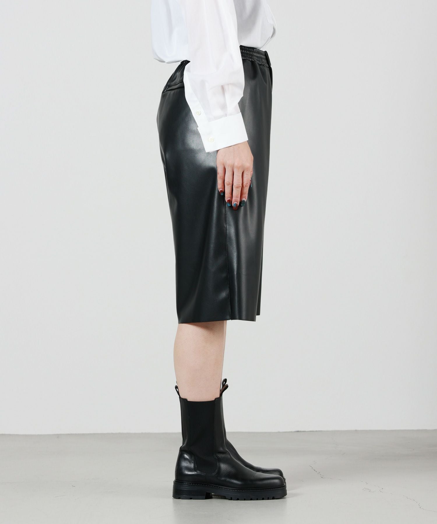 HYKE(ハイク)】 ECO-LEATHER PANTS｜PARIGOT ONLINE（パリゴオンライン）