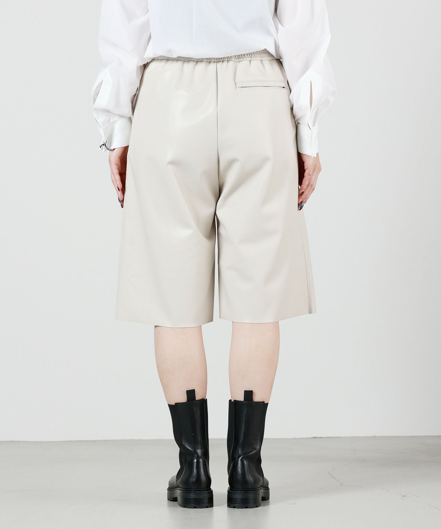 HYKE(ハイク)】 ECO-LEATHER PANTS｜PARIGOT ONLINE（パリゴオンライン）