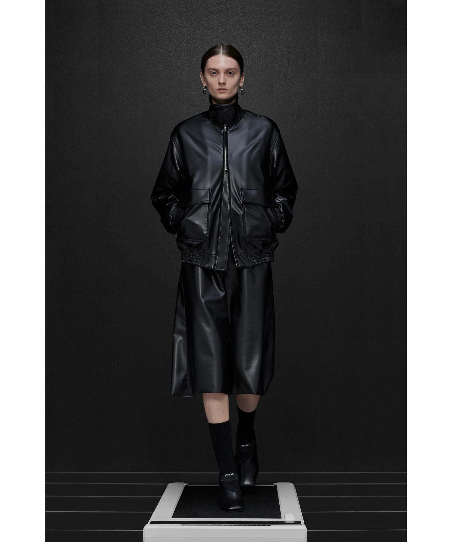 HYKE(ハイク)】 ECO-LEATHER PANTS｜PARIGOT ONLINE（パリゴオンライン）