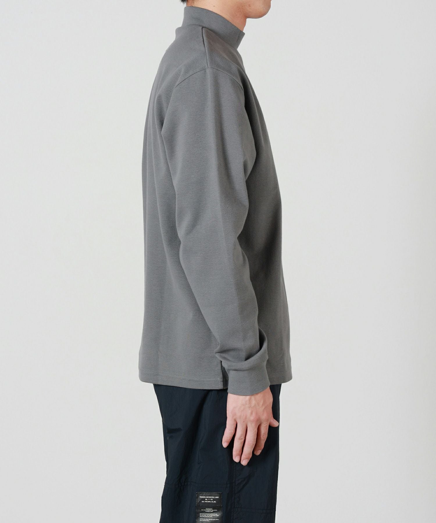 HYKE(ハイク)】 ≪GENDERLESS≫MOCK NECK LONG-SLV TEE｜PARIGOT