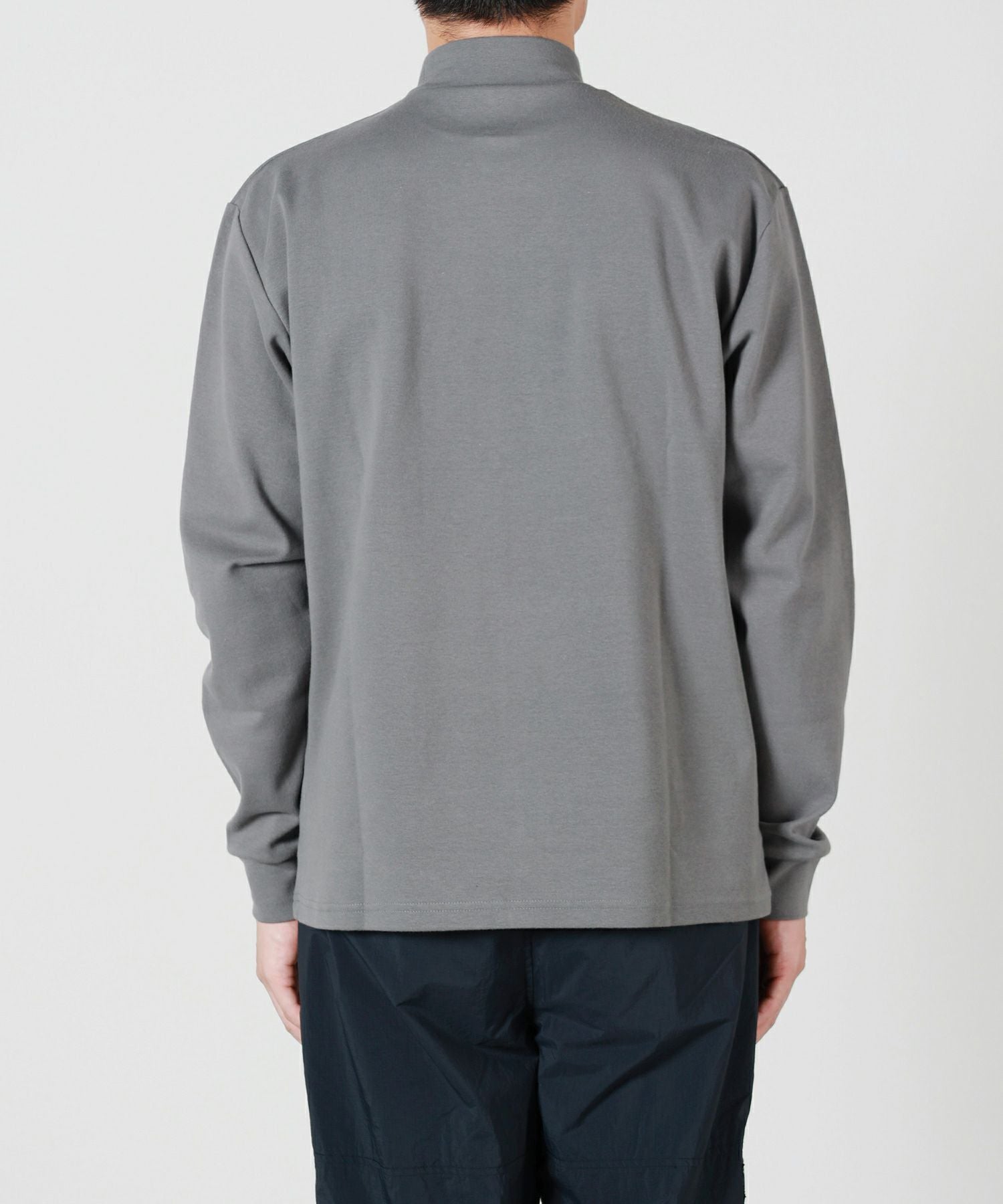 HYKE(ハイク)】 ≪GENDERLESS≫MOCK NECK LONG-SLV TEE｜PARIGOT