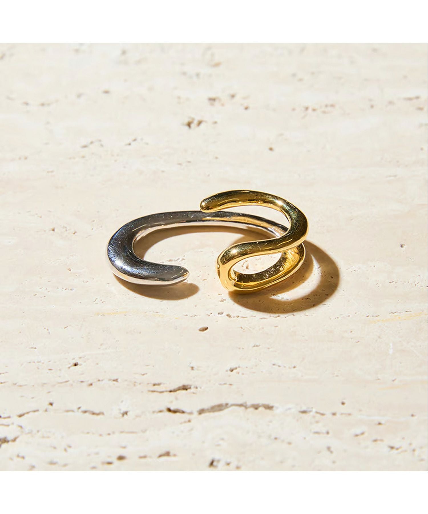 Soierie Hook ear cuff ring フック イヤーカフ リング Soierie(ソワリー)】 Practical hook earcuff ring｜PARIGOT ONLINE