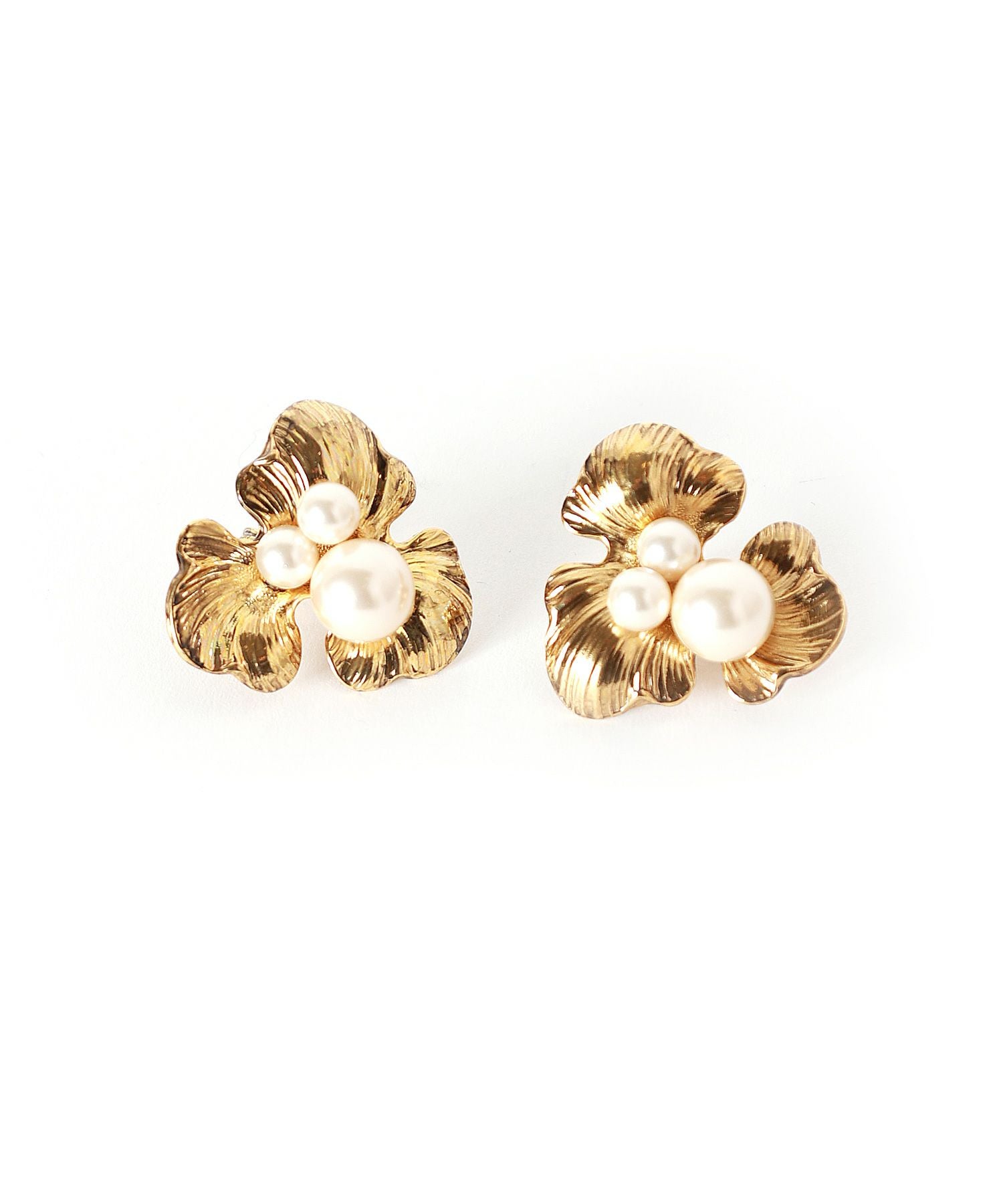 ADER.bijoux(アデル ビジュー)】 PETAL pearl earring｜PARIGOT ONLINE