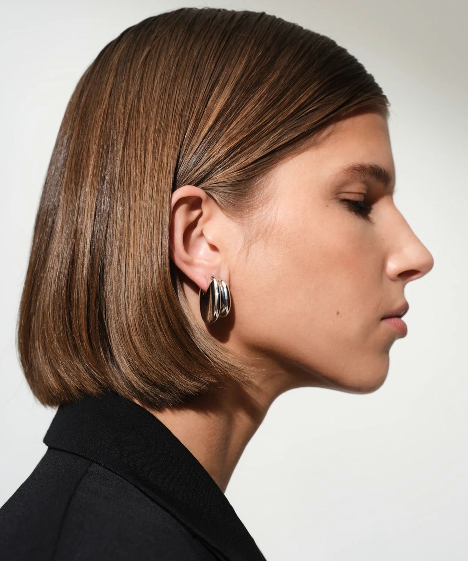 TOM WOOD(トムウッド)】 Pebble Hoops Medium ピアス｜PARIGOT ONLINE