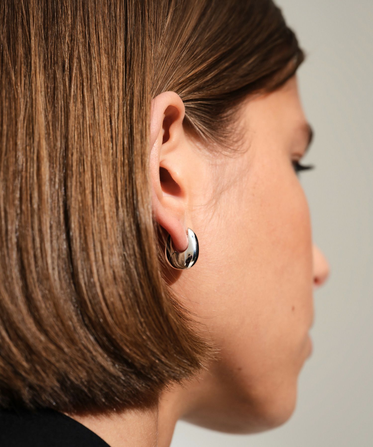 TOM WOOD(トムウッド)】 Pebble Hoops Small ピアス｜PARIGOT ONLINE