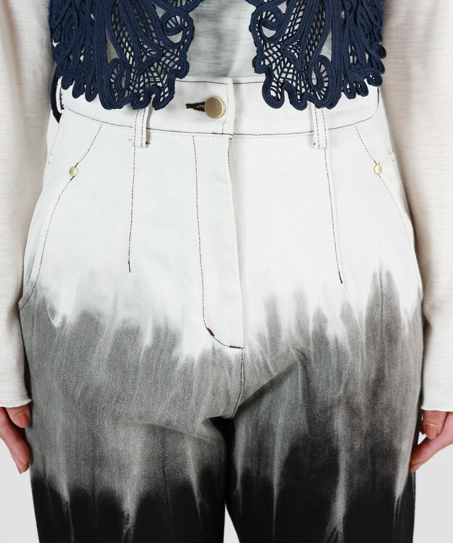 Mame Kurogouchi(マメ クロゴウチ)】 Gradient Dye Flare Jeans