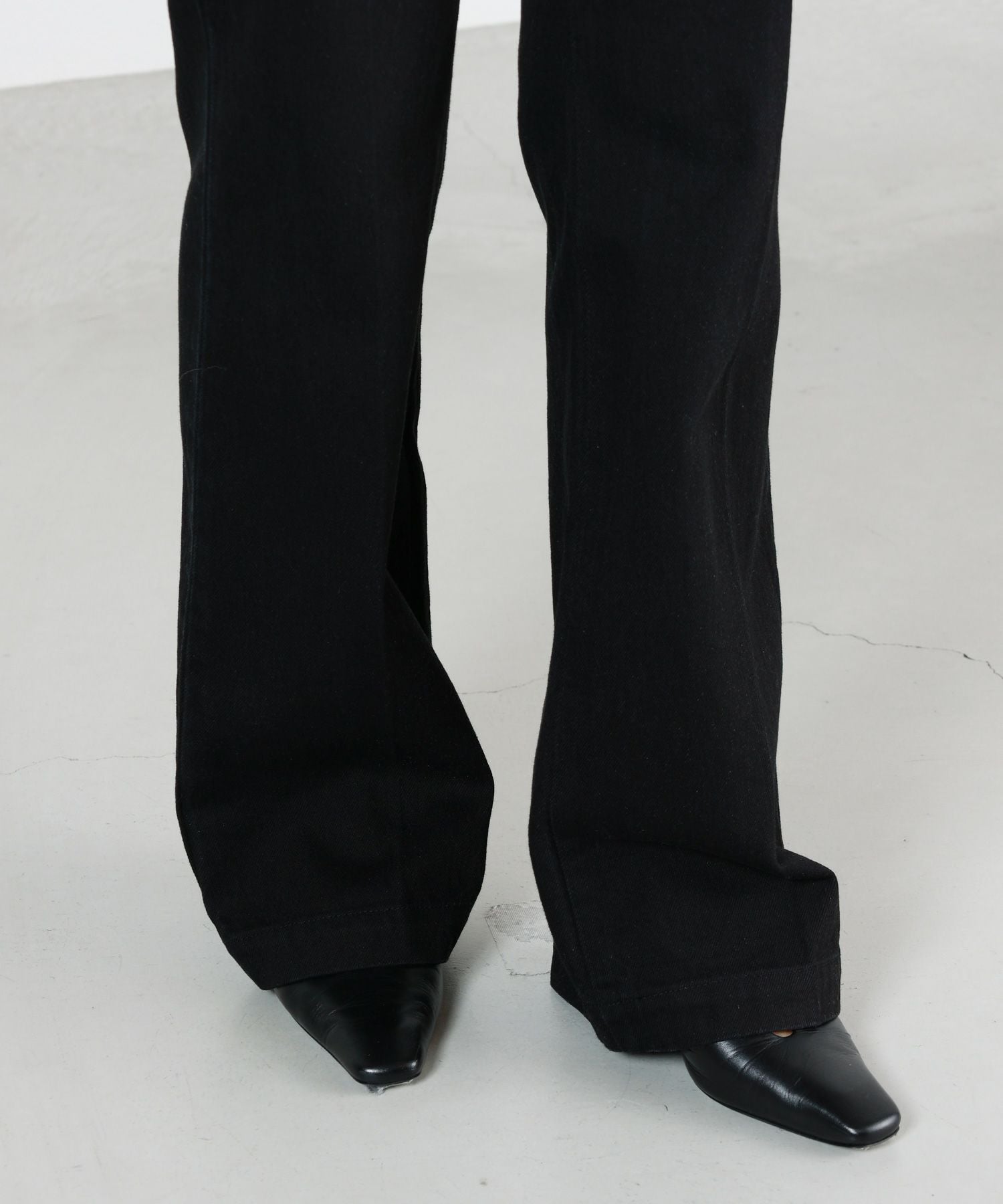 Mame Kurogouchi(マメ クロゴウチ)】 Gradient Dye Flare Jeans
