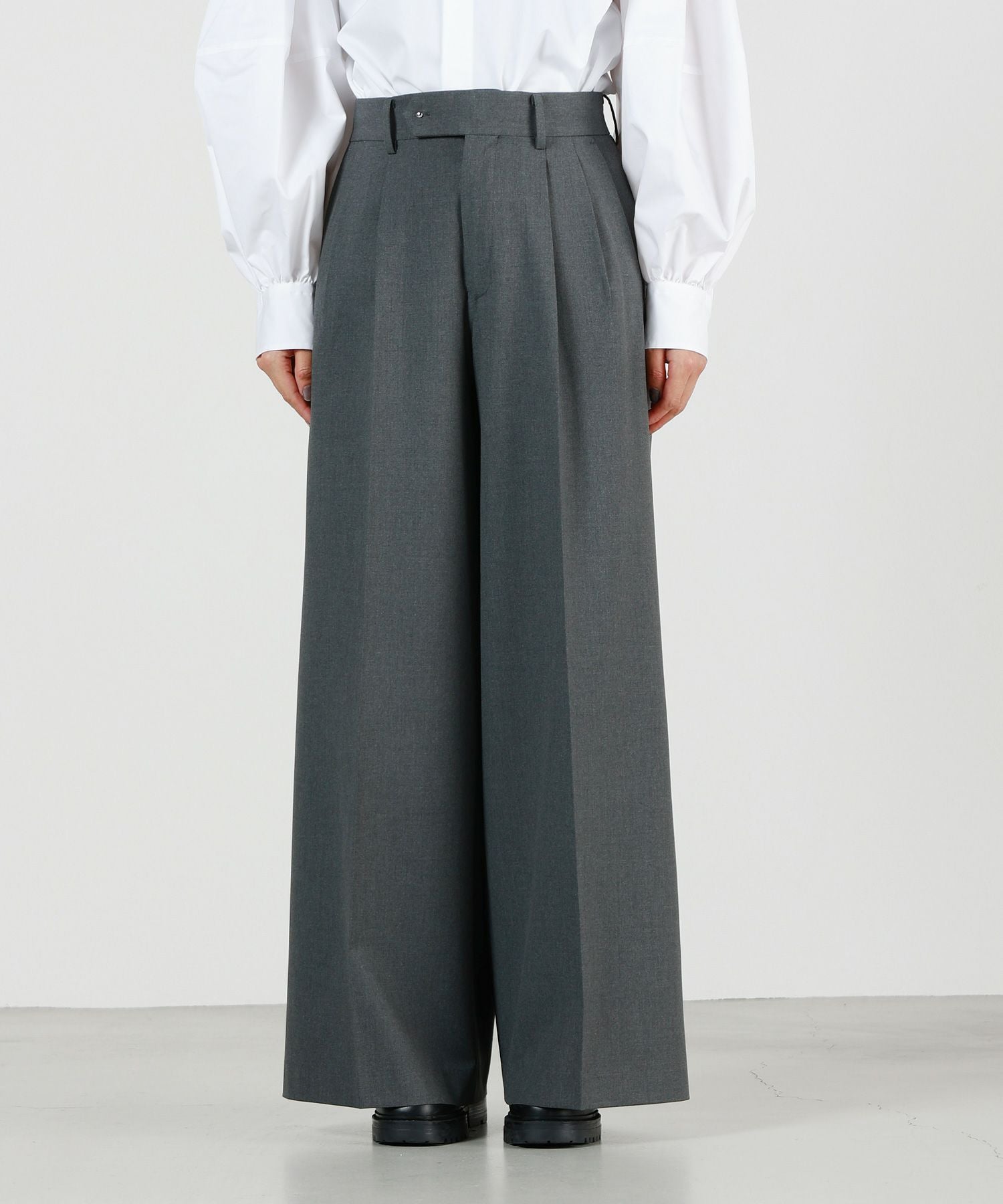 美品☆　HYKE　ハイク　 マリンワイドパンツ　サイズ1 グレー HYKE(ハイク)】 PR STRETCH WIDE LEG PT｜PARIGOT ONLINE（パリゴ