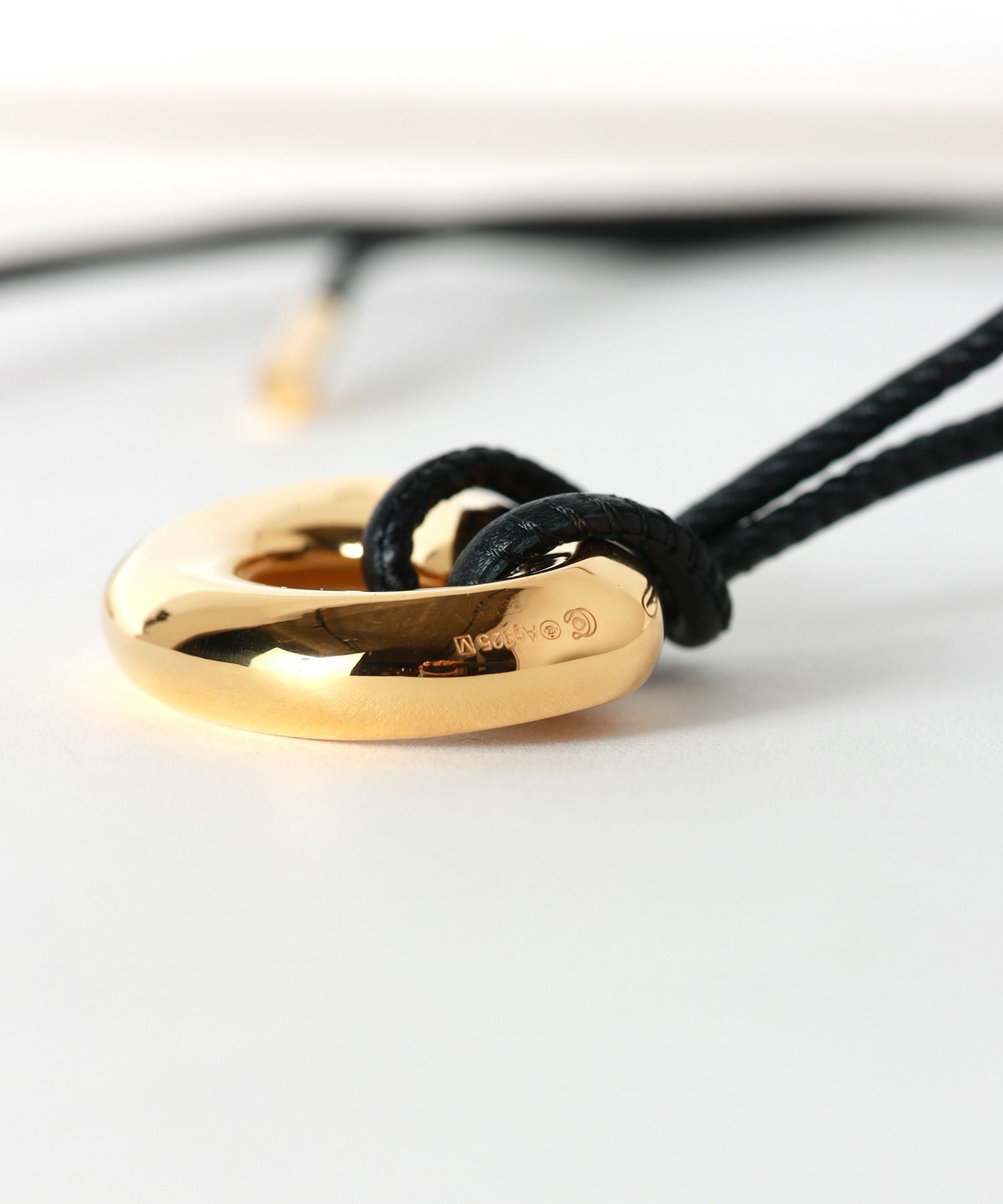 Charlotte Chesnais(シャルロットシェネ)】 SHIMA PENDANT｜PARIGOT