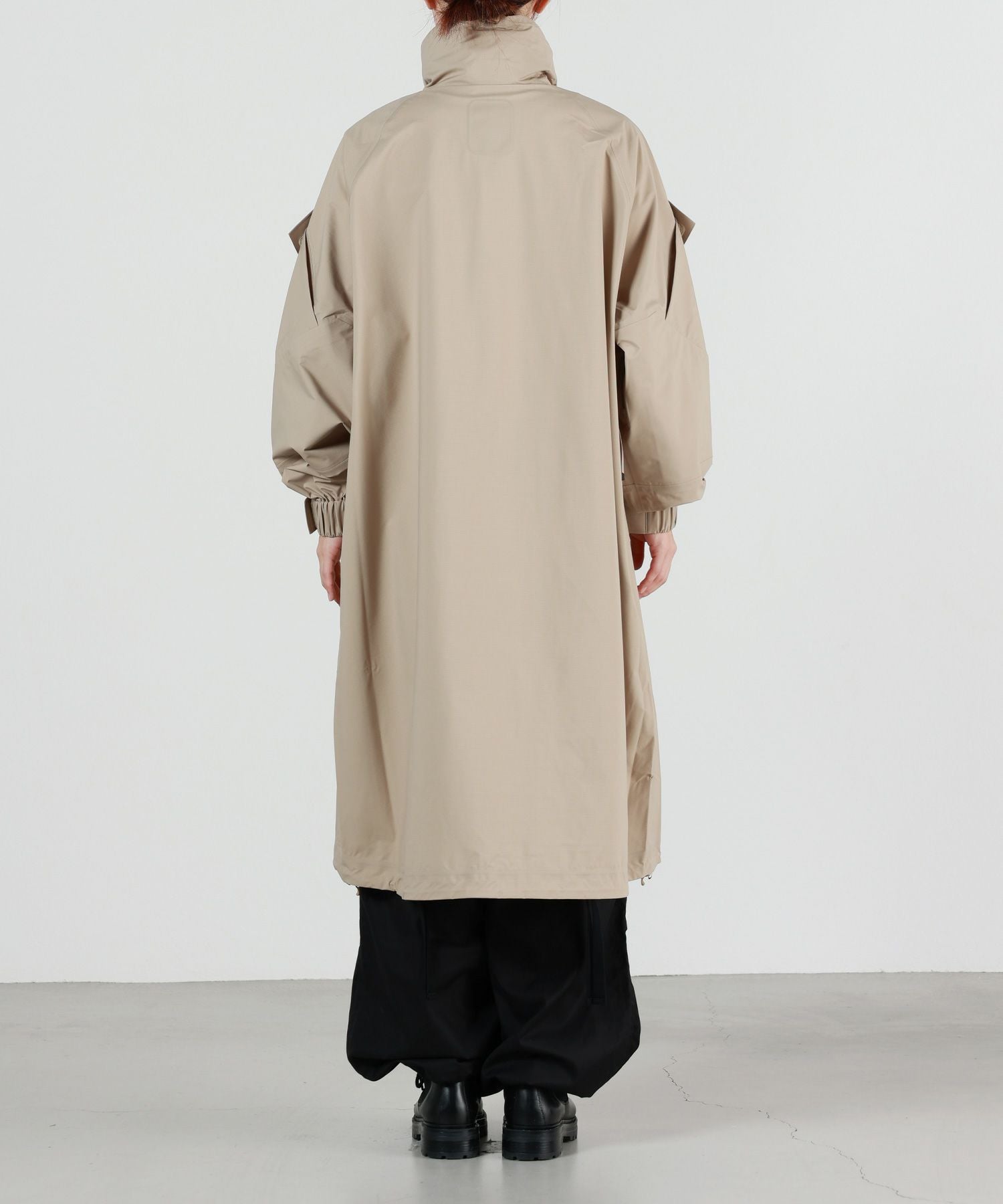 新品未使用　タグ付き　ベージュHYKE　PERTEX SHELL COAT HYKE(ハイク)】 ≪Genderless≫PERTEX SHELL COAT｜PARIGOT ONLINE