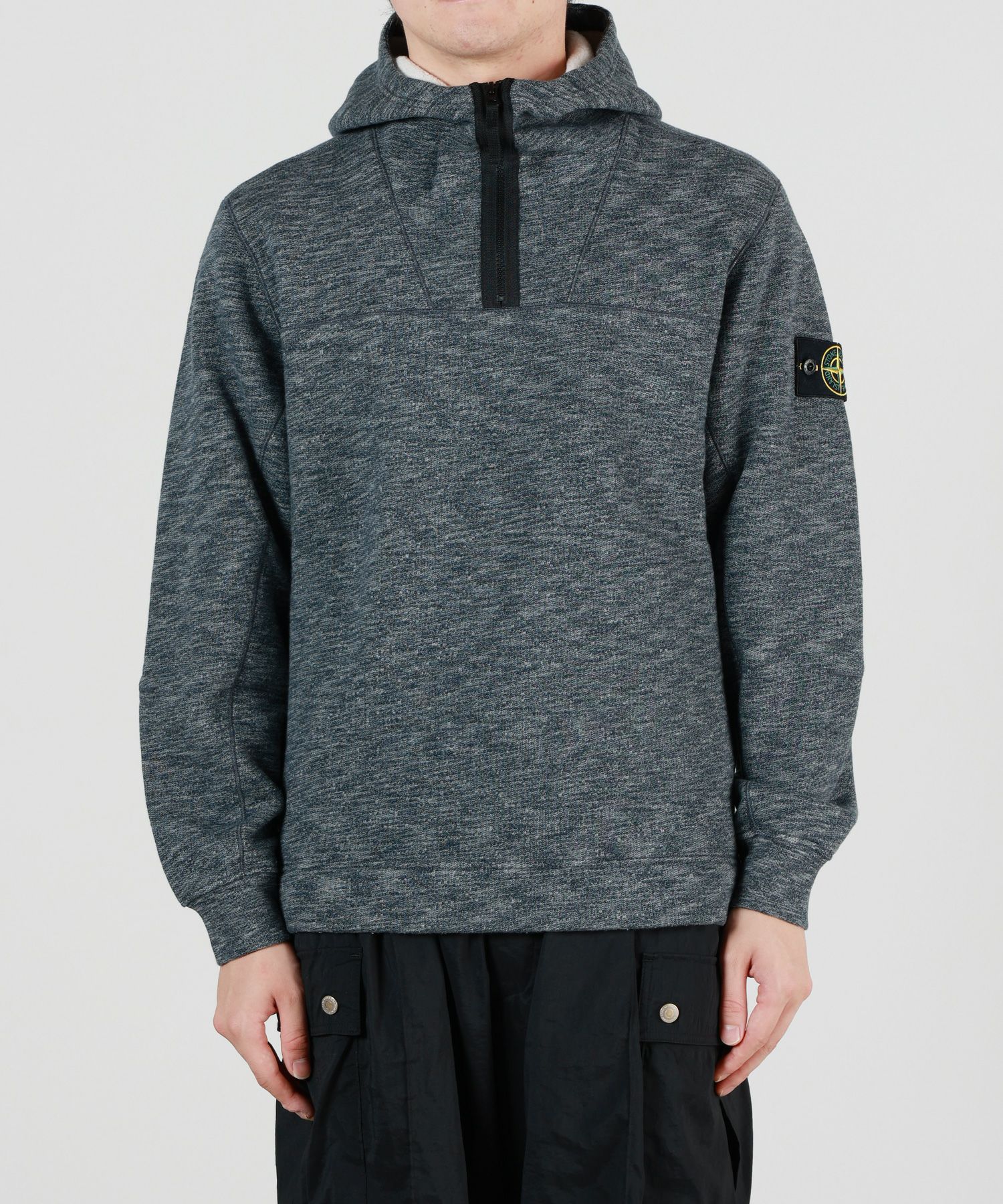 STONE ISLAND(ストーンアイランド)】 ハーフジップスウェットトップス