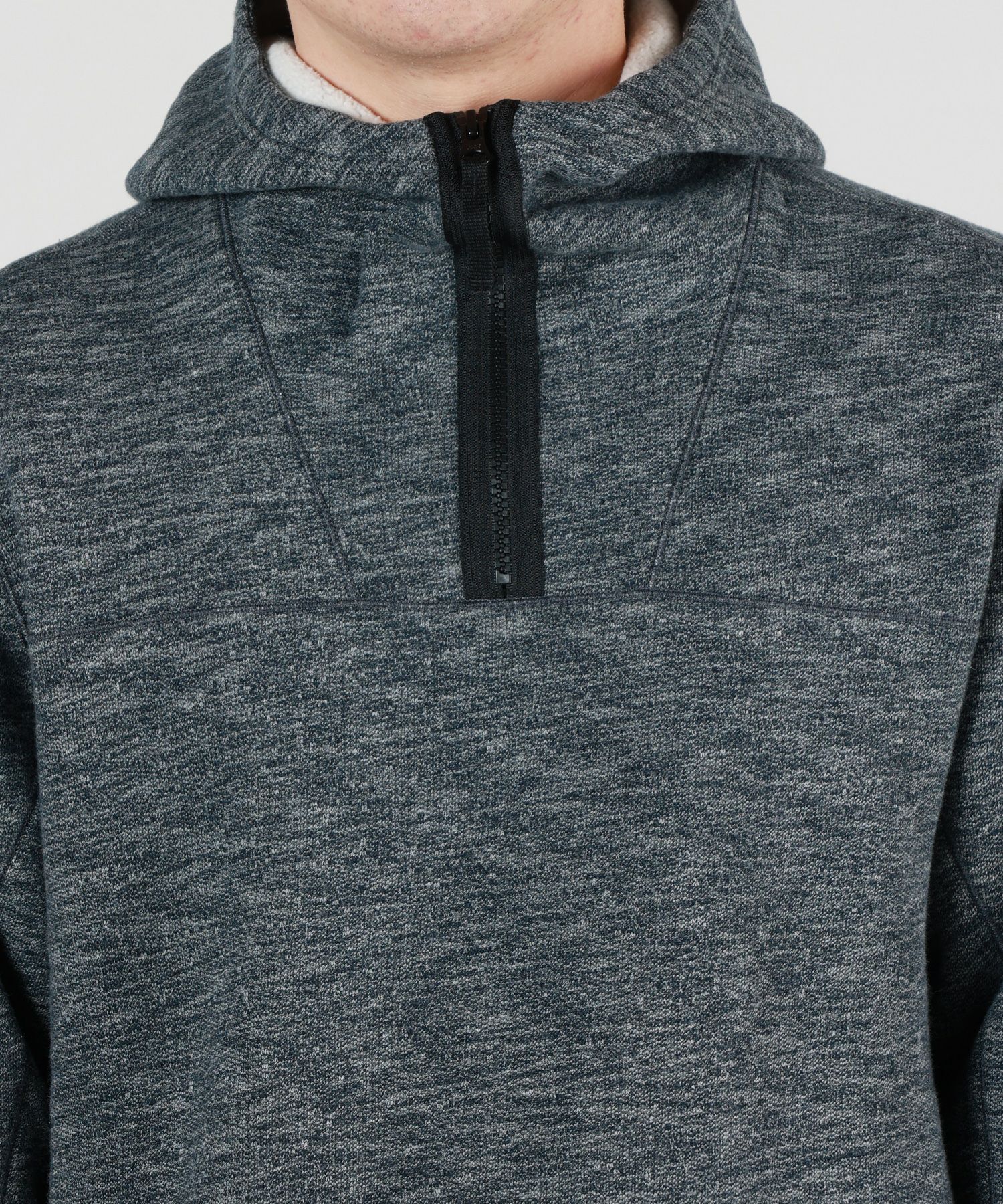STONE ISLAND(ストーンアイランド)】 ハーフジップスウェットトップス