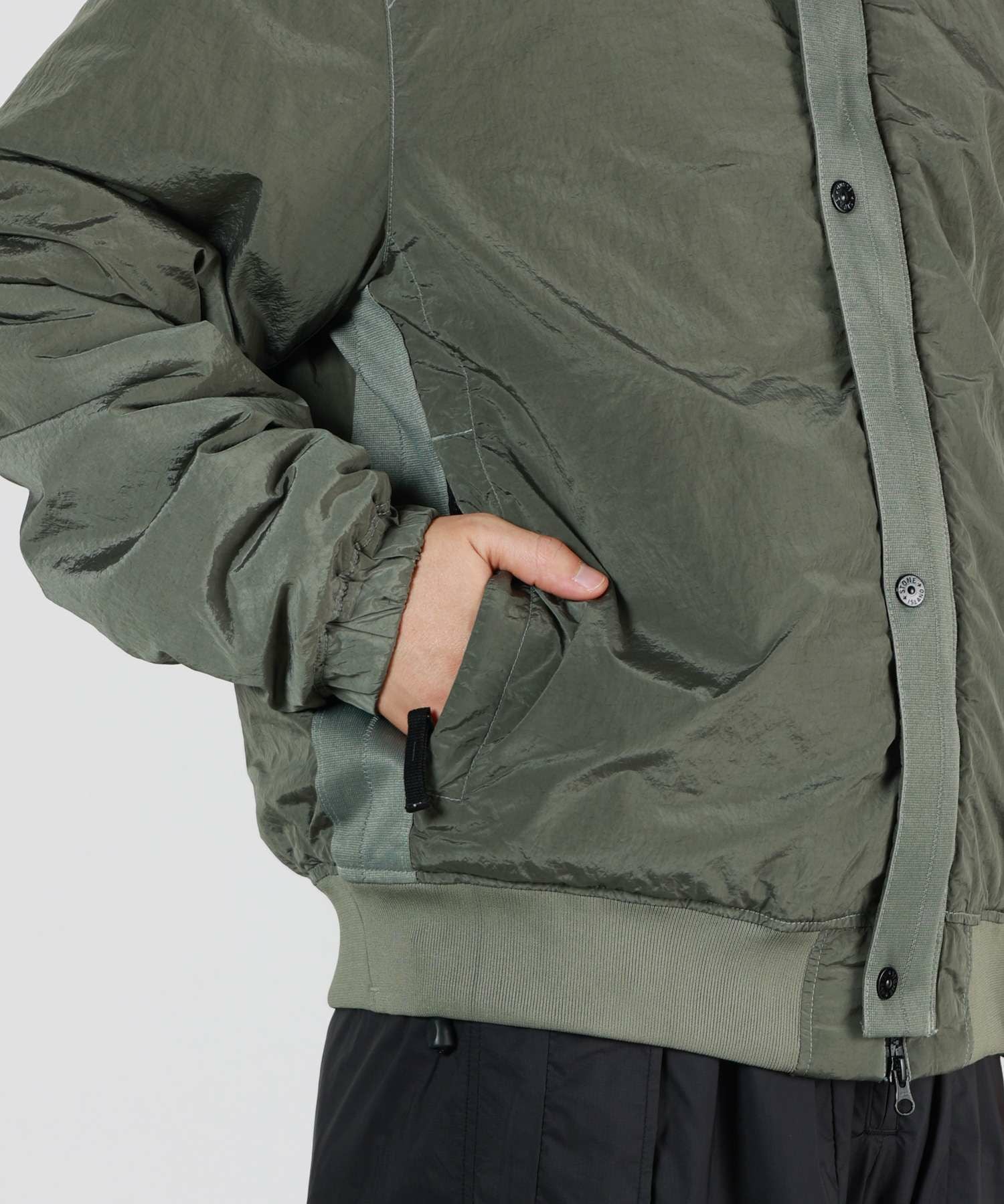 ジャケット・アウター 25SS stone  NYLON L IN ECONYL STONE ISLAND(ストーンアイランド)】 NYLON METAL IN ECONYL